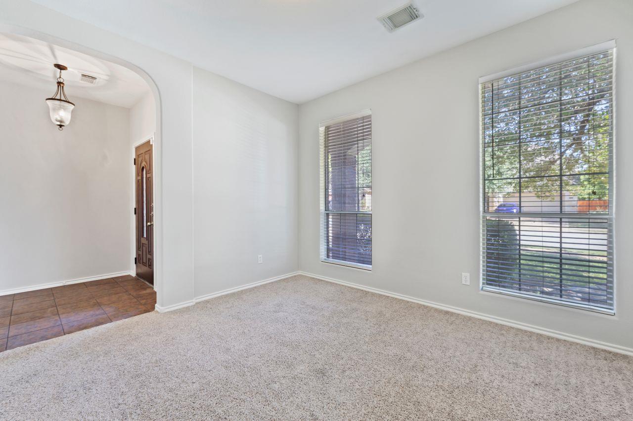 3721 Pine Needle Cir, Round Rock, TX 78681