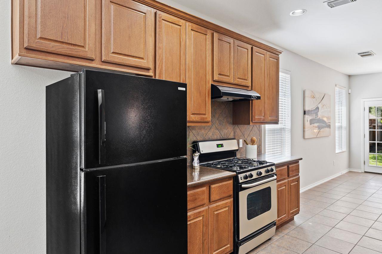 3721 Pine Needle Cir, Round Rock, TX 78681