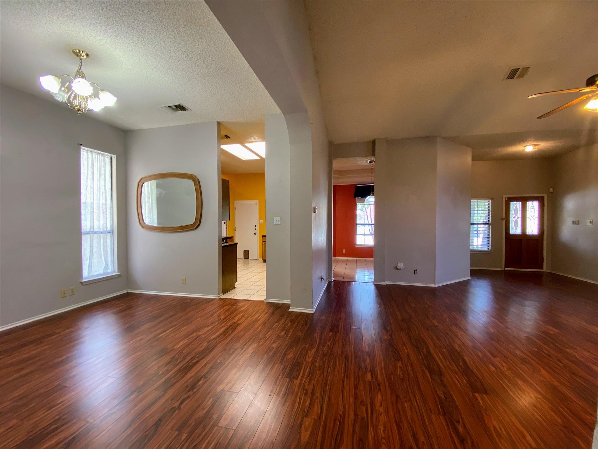 3215 Tree Grove Dr, San Antonio, TX 78247