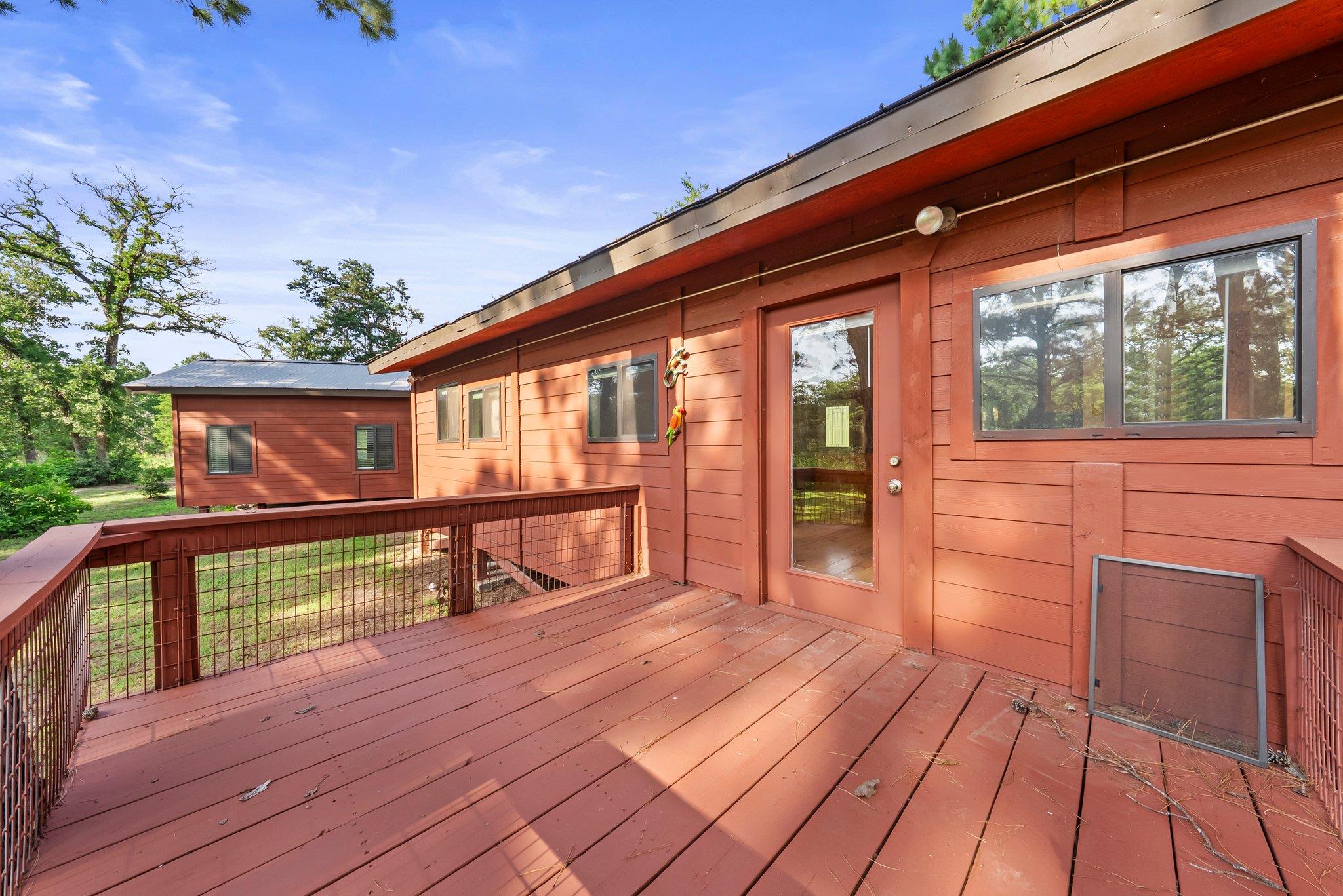 870 Sand Hills Rd, Red Rock, TX 78662