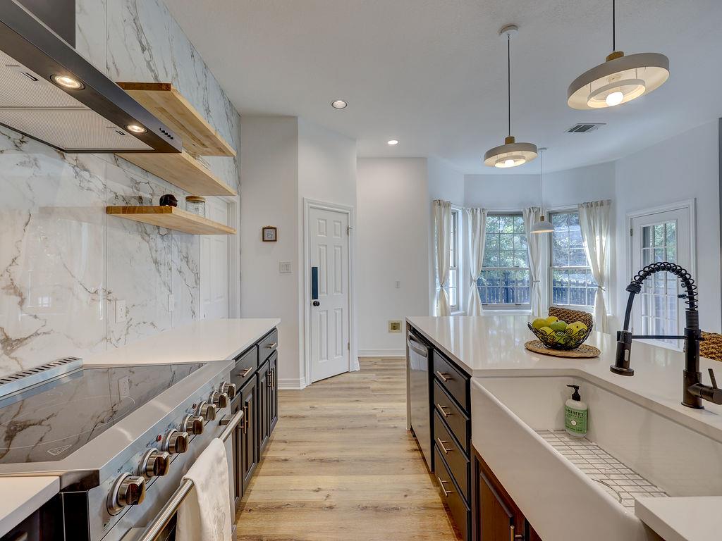 9902 Scenic Bluff Dr, Austin, TX 78733