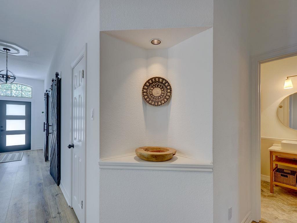 9902 Scenic Bluff Dr, Austin, TX 78733