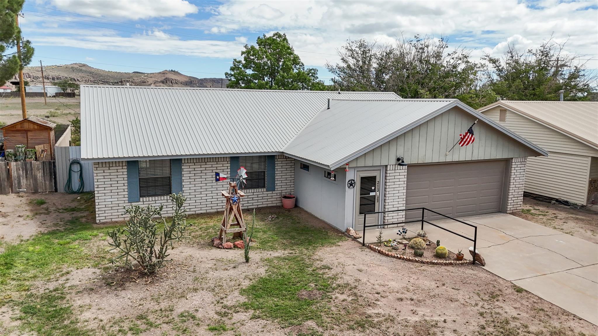 213 Circle C Ave, FortDavis, TX 79734
