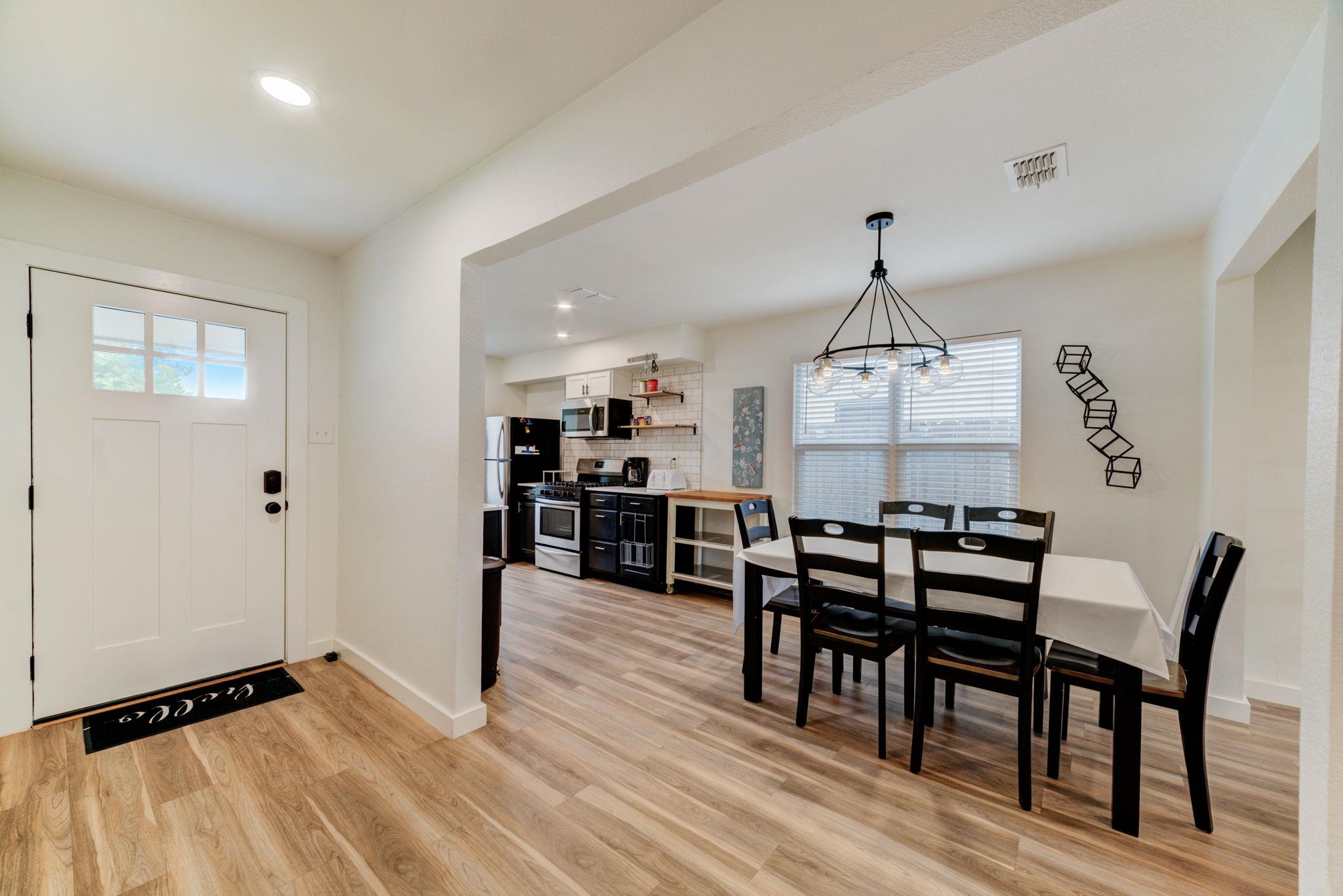 4405 Button Bend Cir, Austin, TX 78744