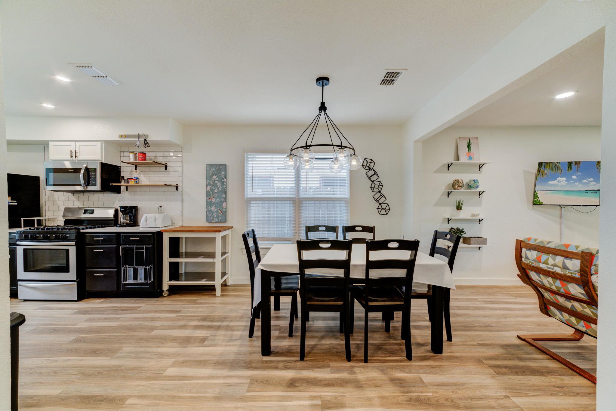 4405 Button Bend Cir, Austin, TX 78744