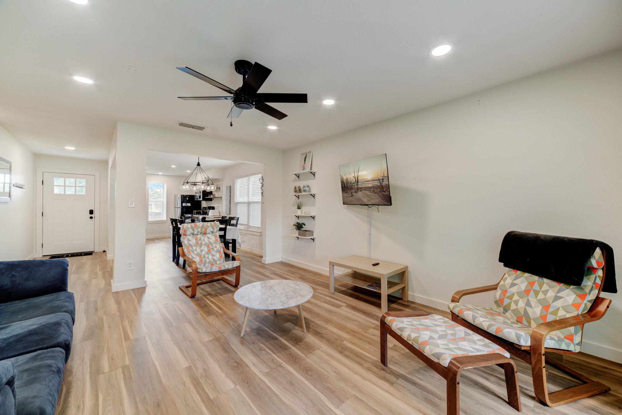 4405 Button Bend Cir, Austin, TX 78744