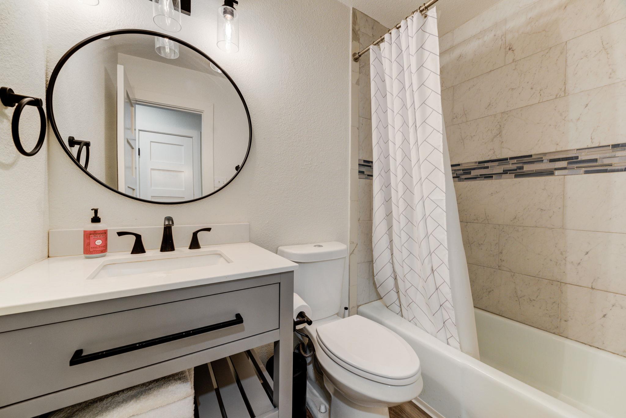 4405 Button Bend Cir, Austin, TX 78744