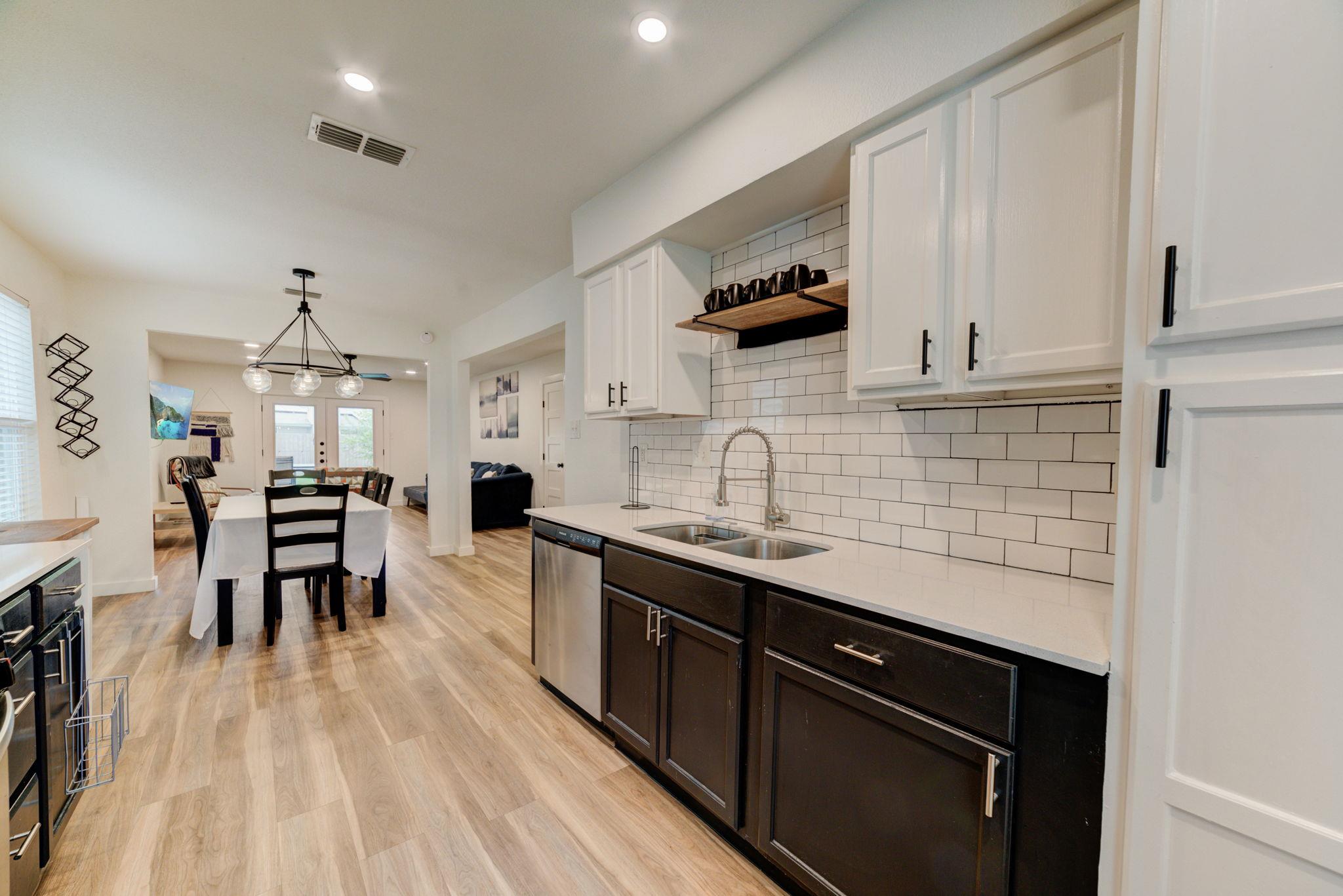 4405 Button Bend Cir, Austin, TX 78744