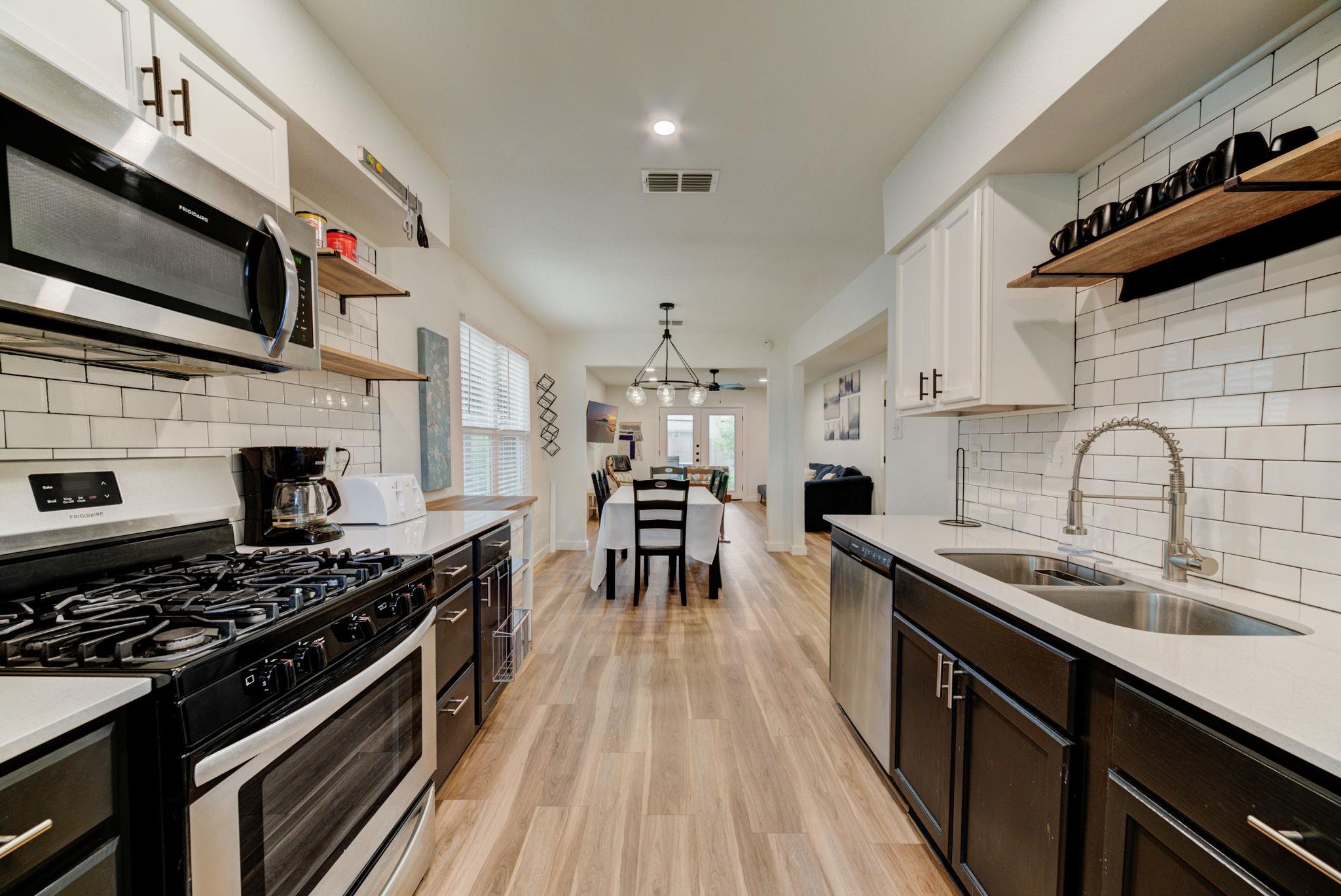 4405 Button Bend Cir, Austin, TX 78744