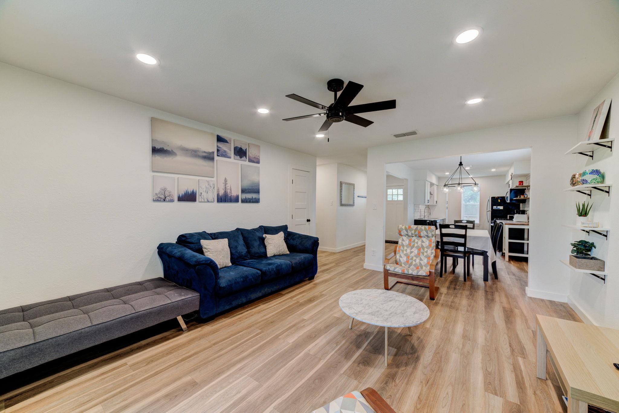 4405 Button Bend Cir, Austin, TX 78744