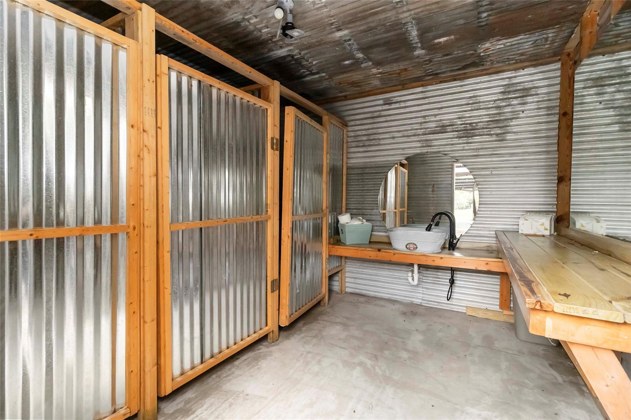 208 Old Potato Rd, Paige, TX 78659