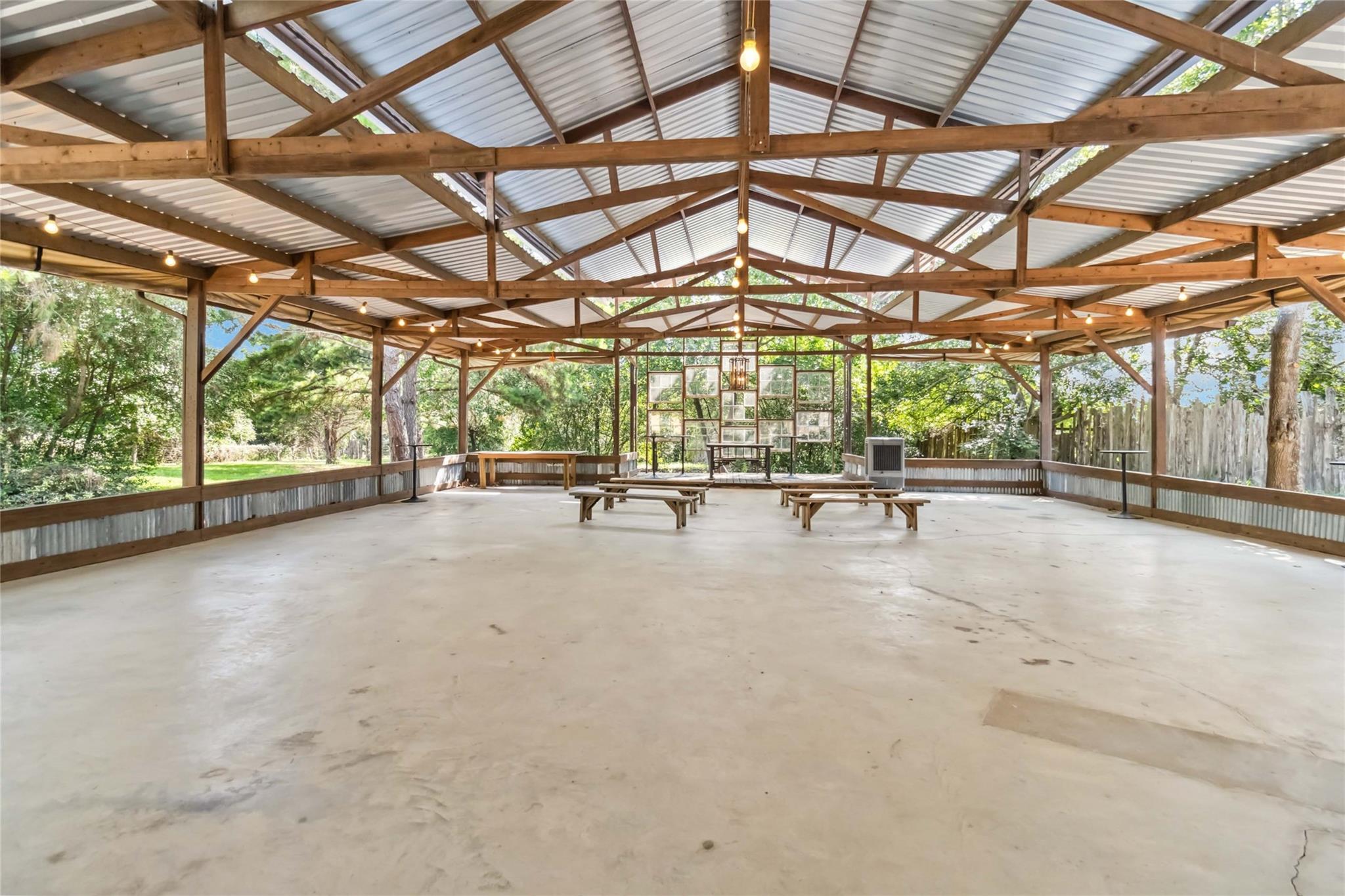 208 Old Potato Rd, Paige, TX 78659