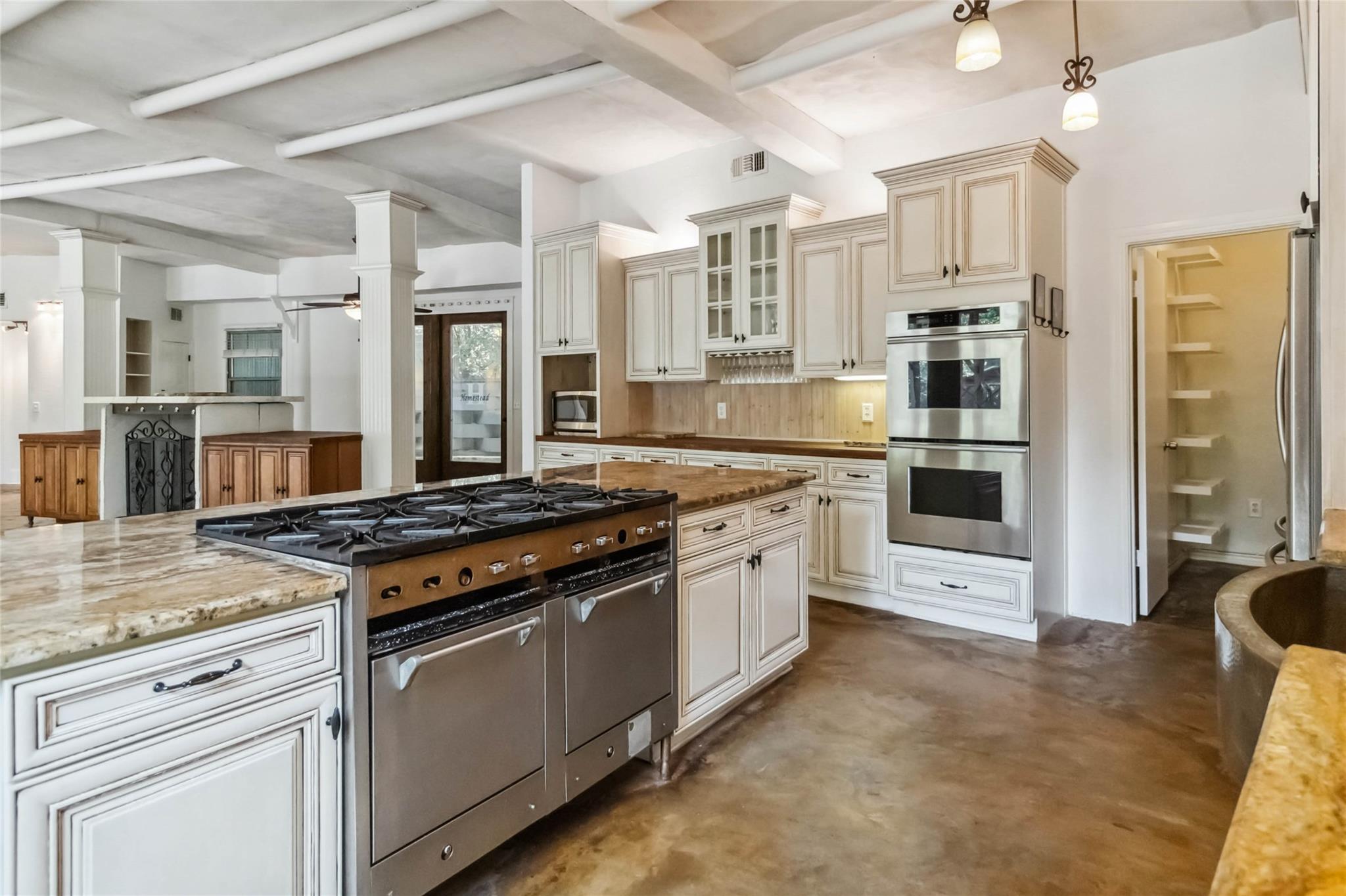 208 Old Potato Rd, Paige, TX 78659