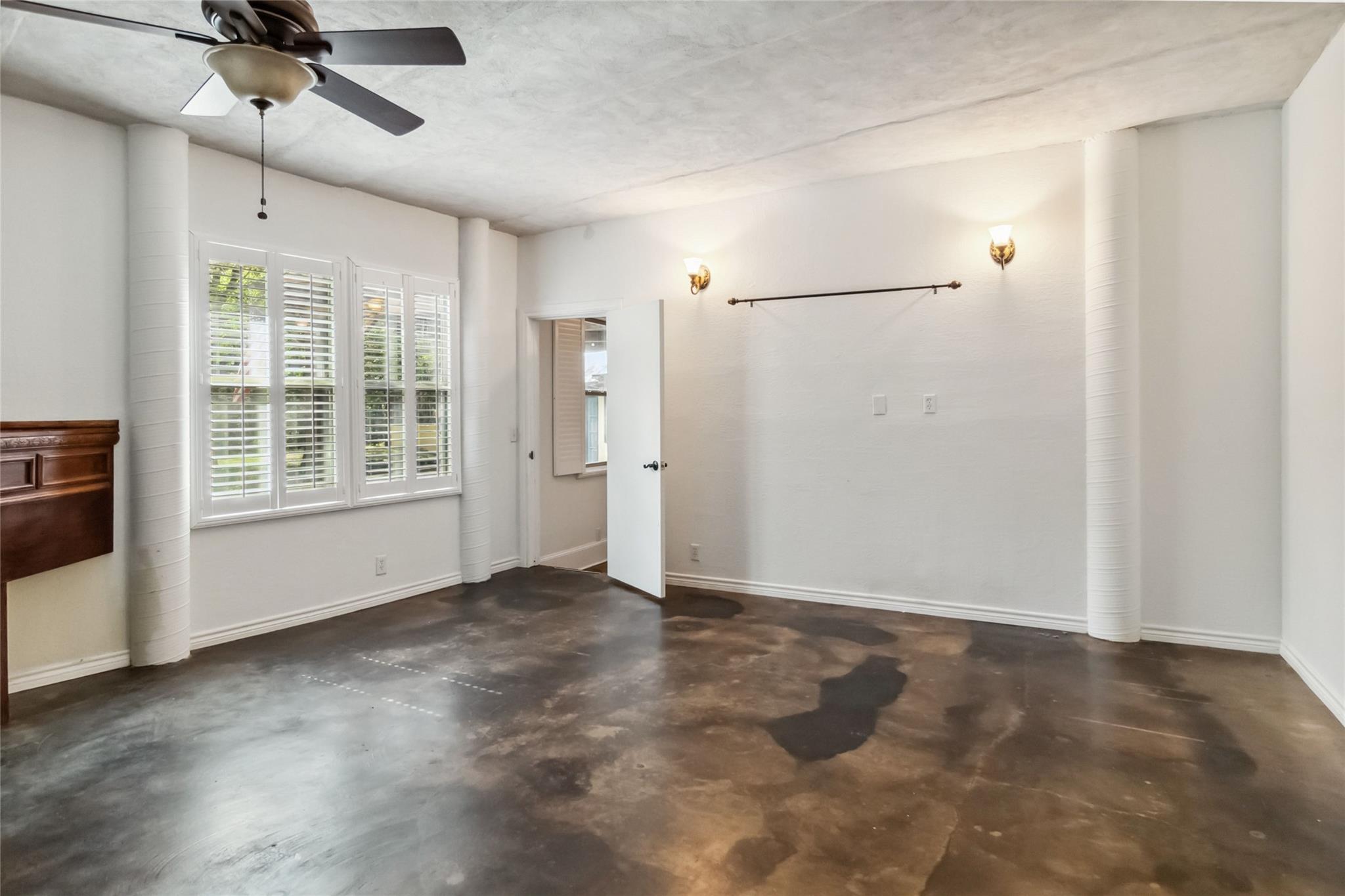 208 Old Potato Rd, Paige, TX 78659