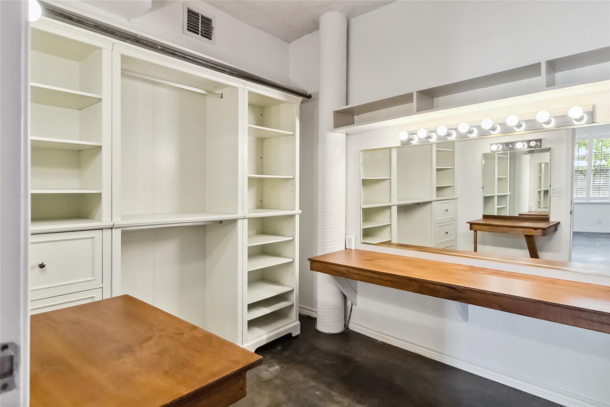 208 Old Potato Rd, Paige, TX 78659