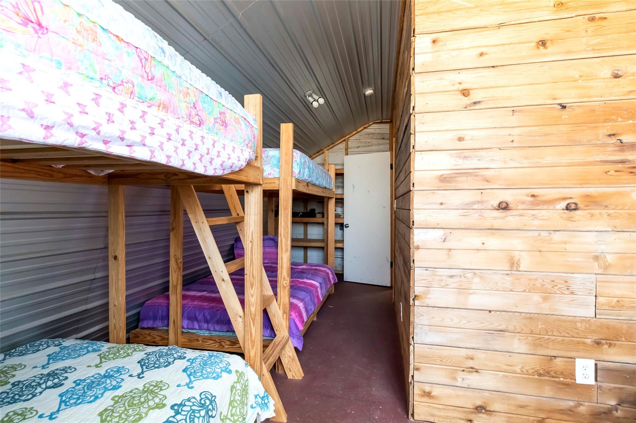 208 Old Potato Rd, Paige, TX 78659