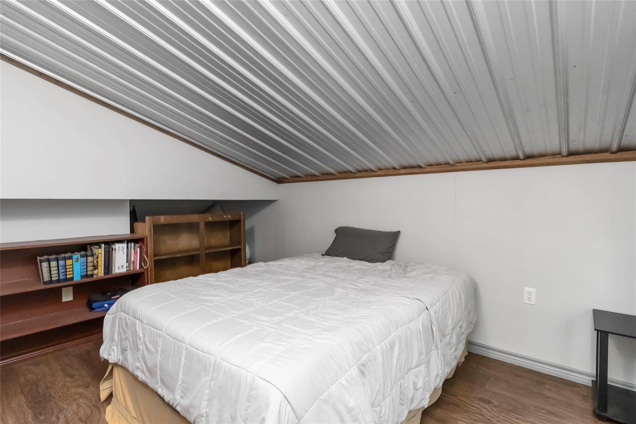 208 Old Potato Rd, Paige, TX 78659