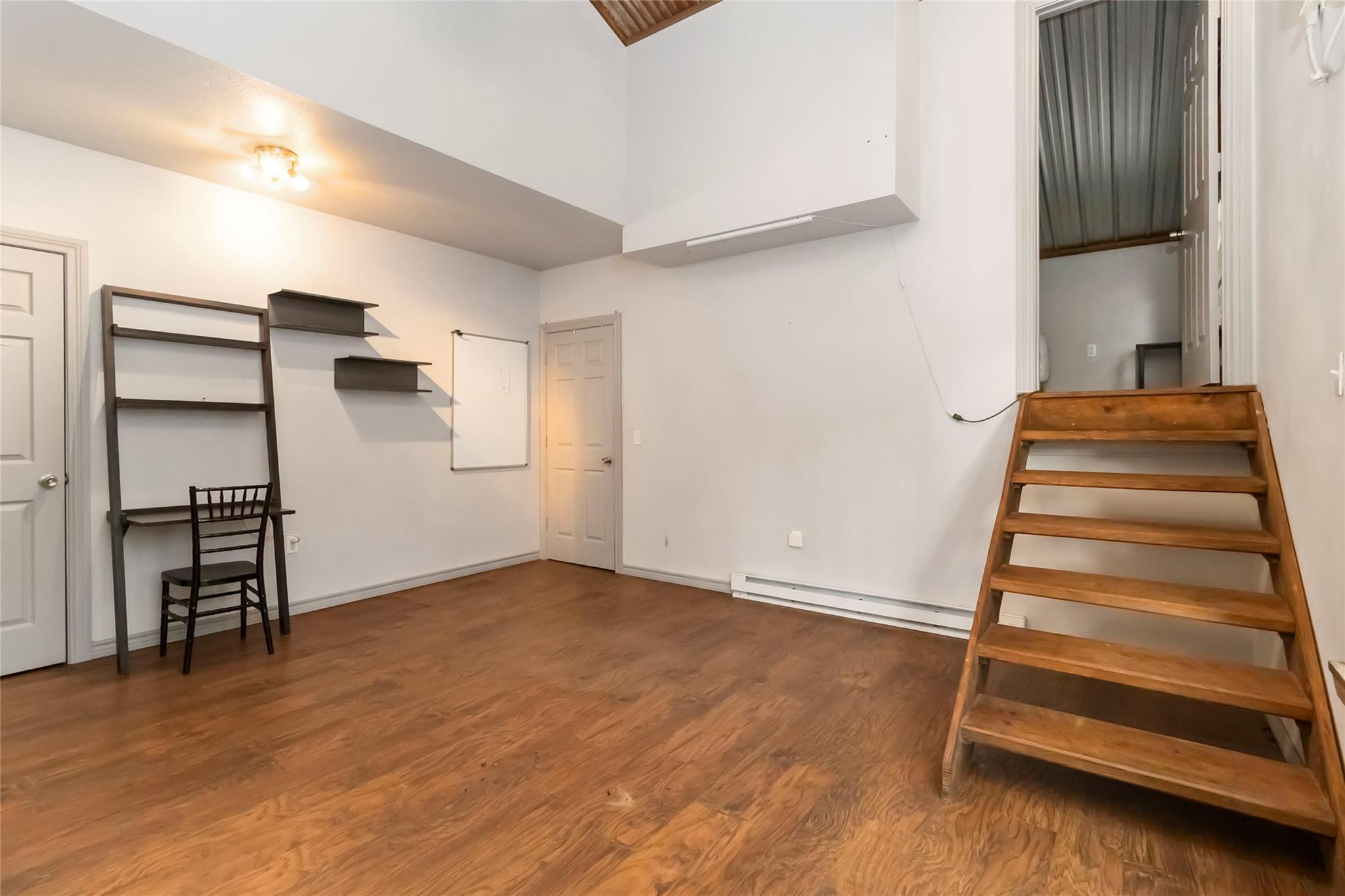 208 Old Potato Rd, Paige, TX 78659