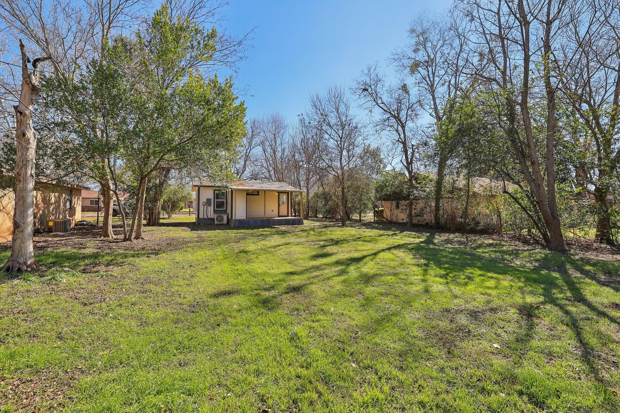 304 Harris St, Smithville, TX 78957