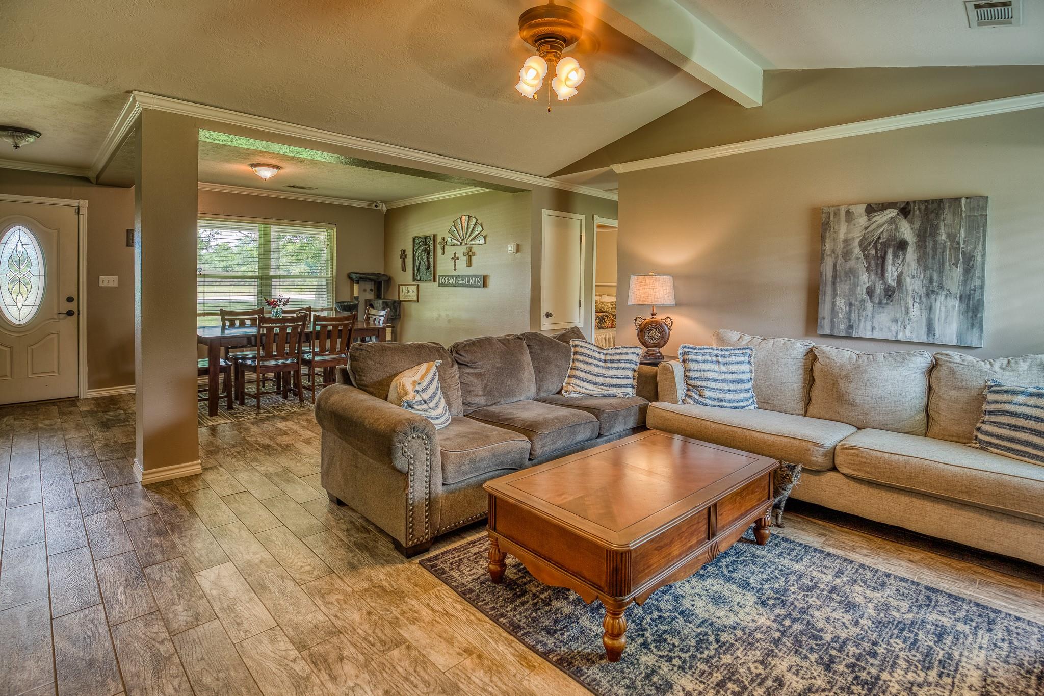 14749 S Dowling Rd, College Station, TX 77845