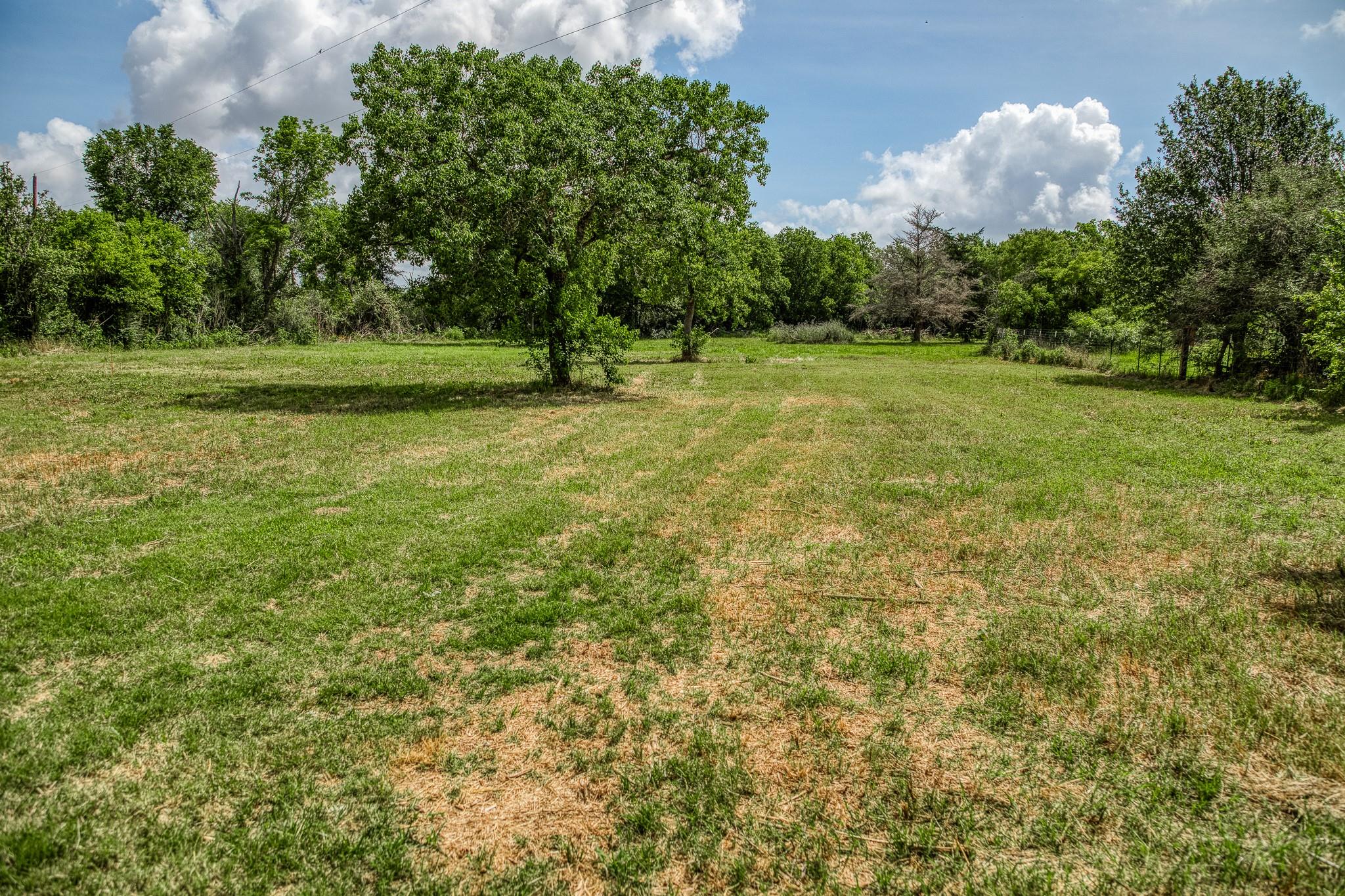 14749 S Dowling Rd, College Station, TX 77845