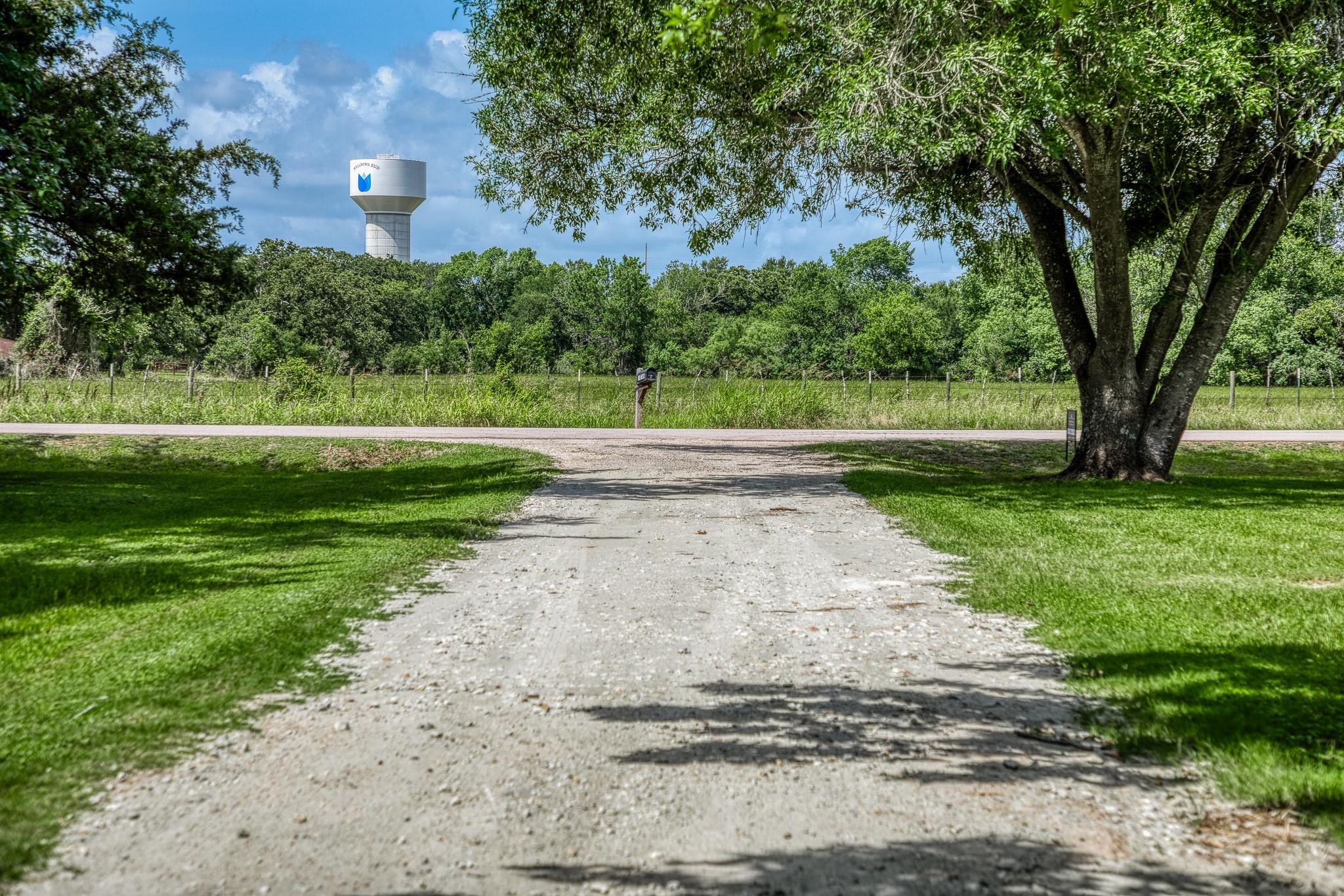 14749 S Dowling Rd, College Station, TX 77845