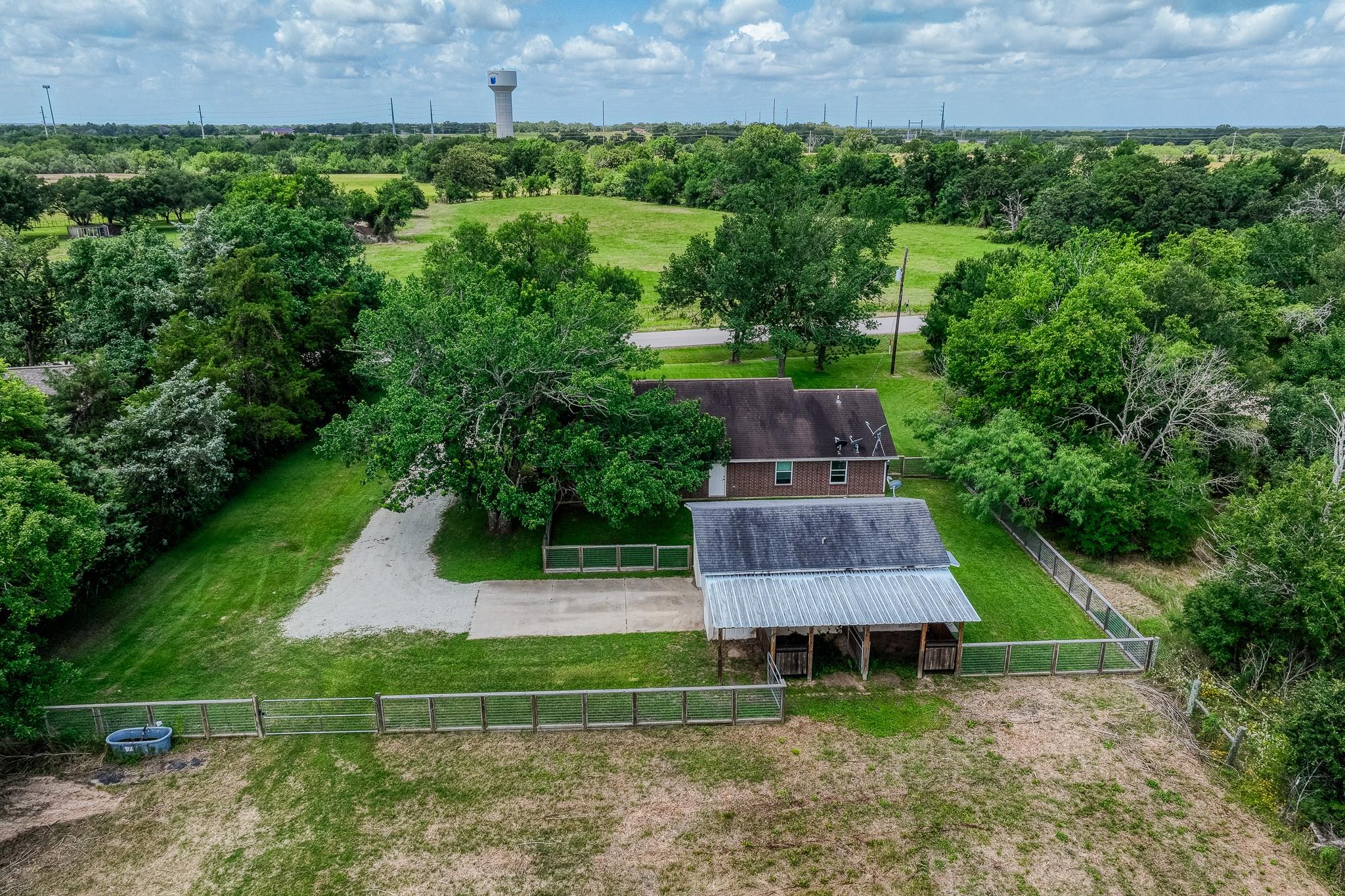 14749 S Dowling Rd, College Station, TX 77845