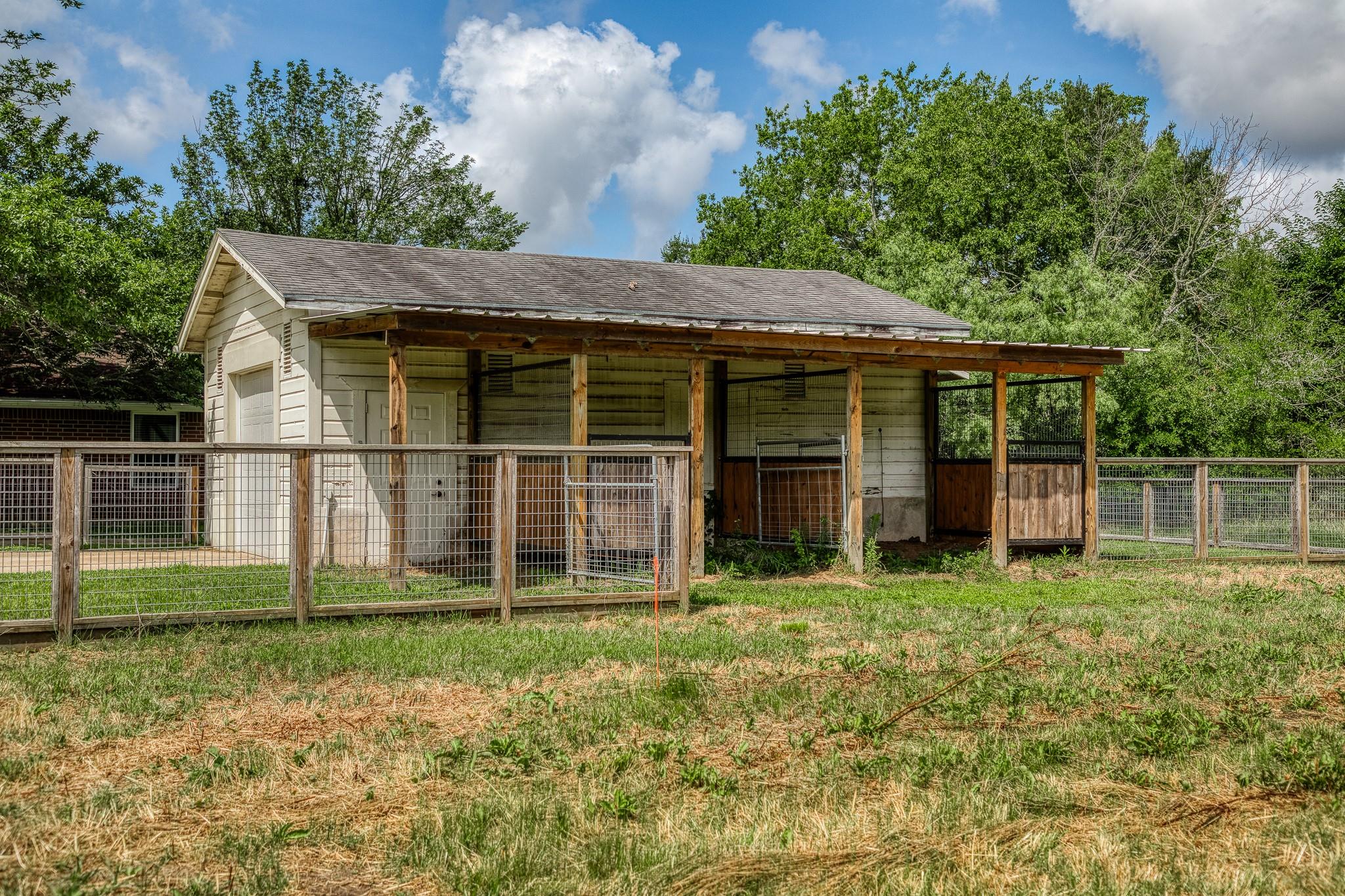 14749 S Dowling Rd, College Station, TX 77845