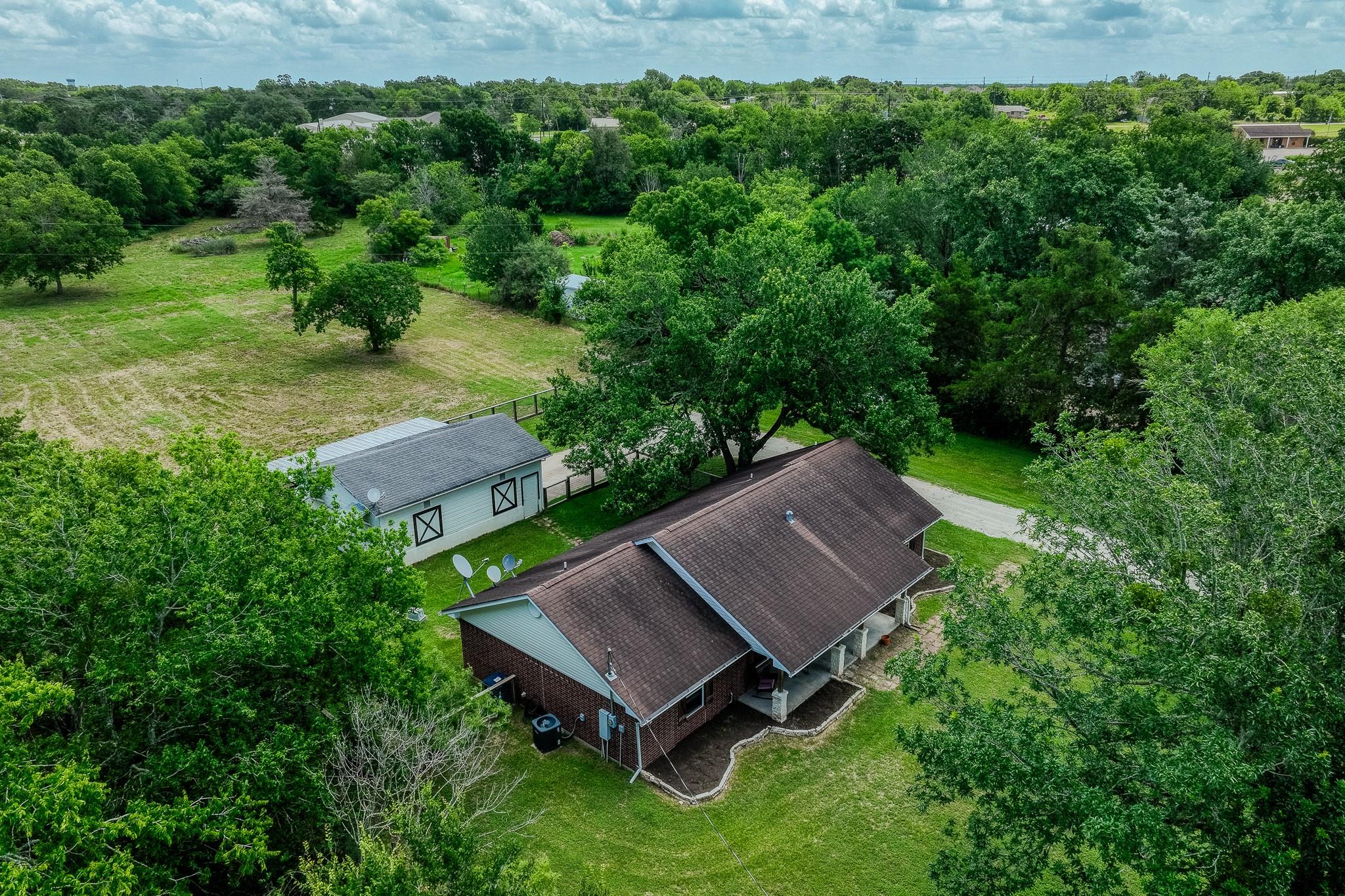 14749 S Dowling Rd, College Station, TX 77845