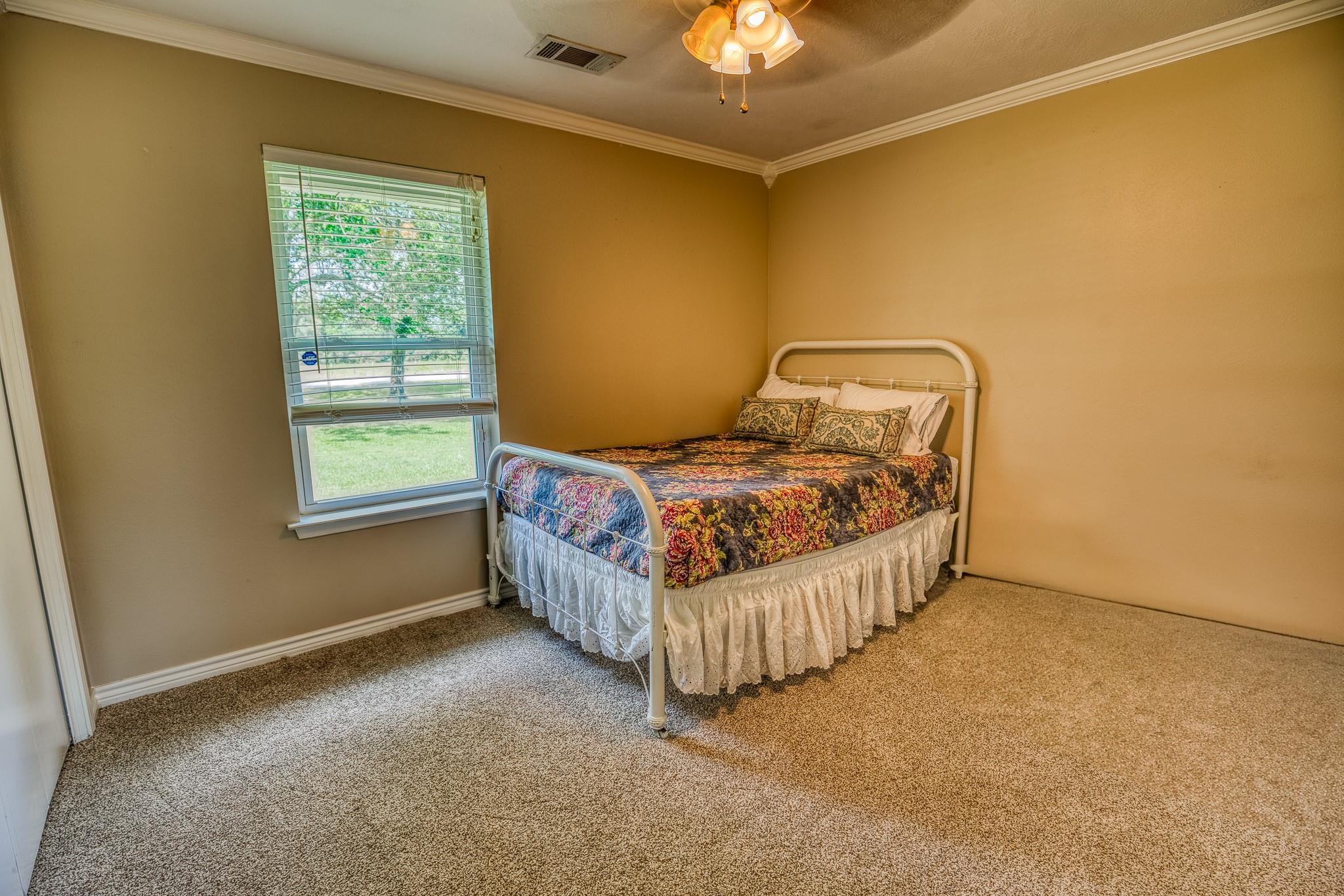 14749 S Dowling Rd, College Station, TX 77845