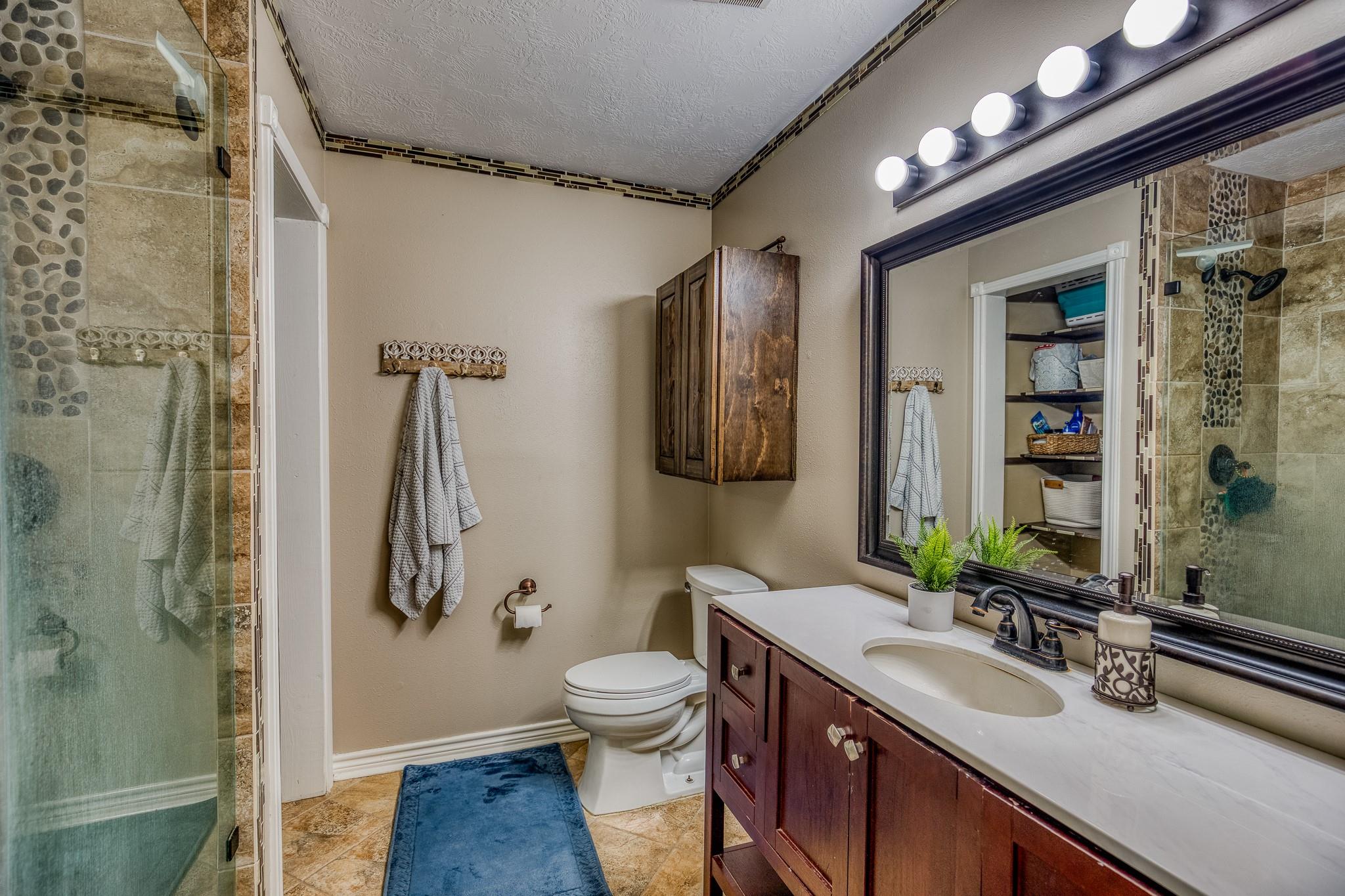 14749 S Dowling Rd, College Station, TX 77845