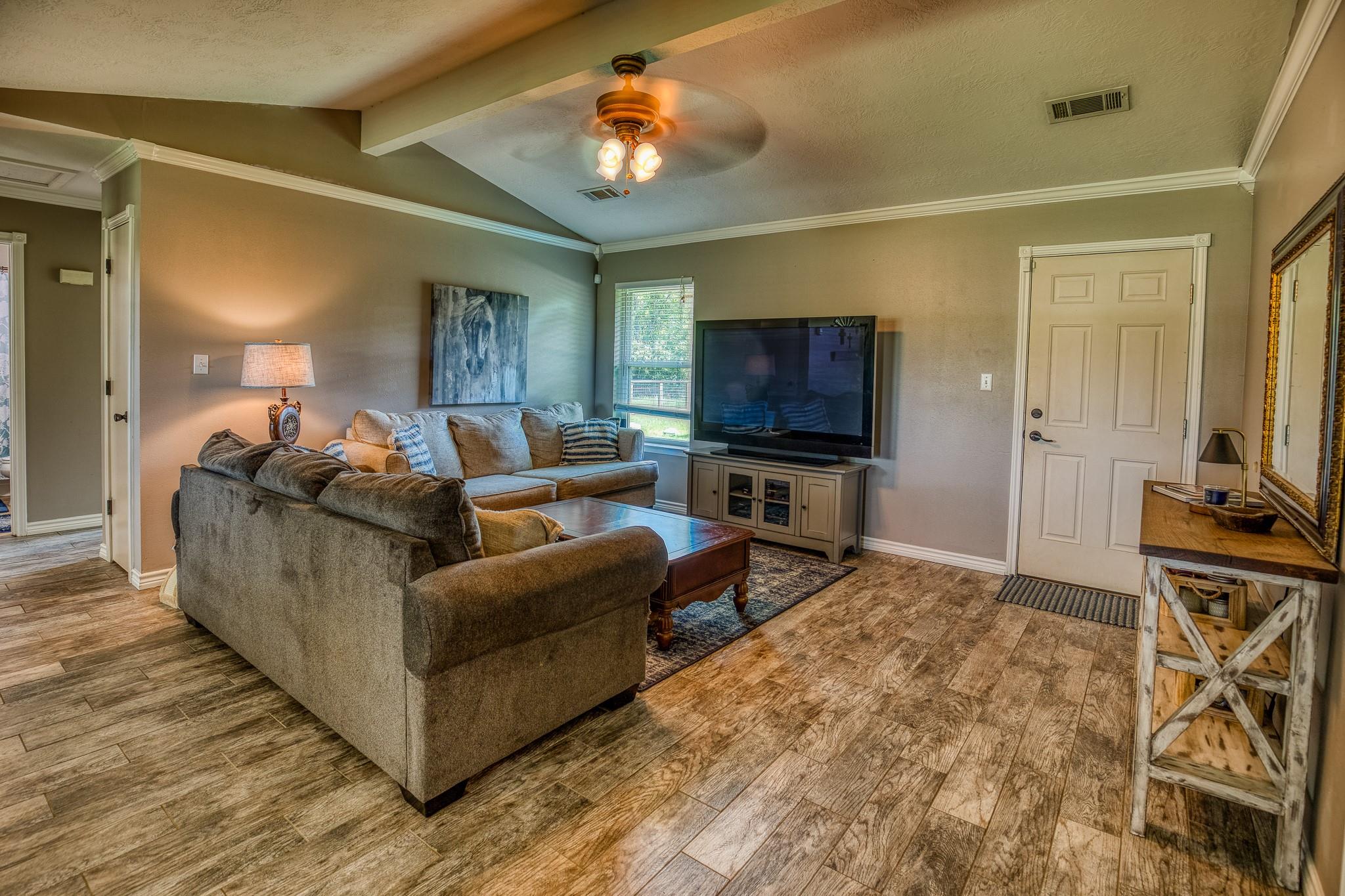 14749 S Dowling Rd, College Station, TX 77845