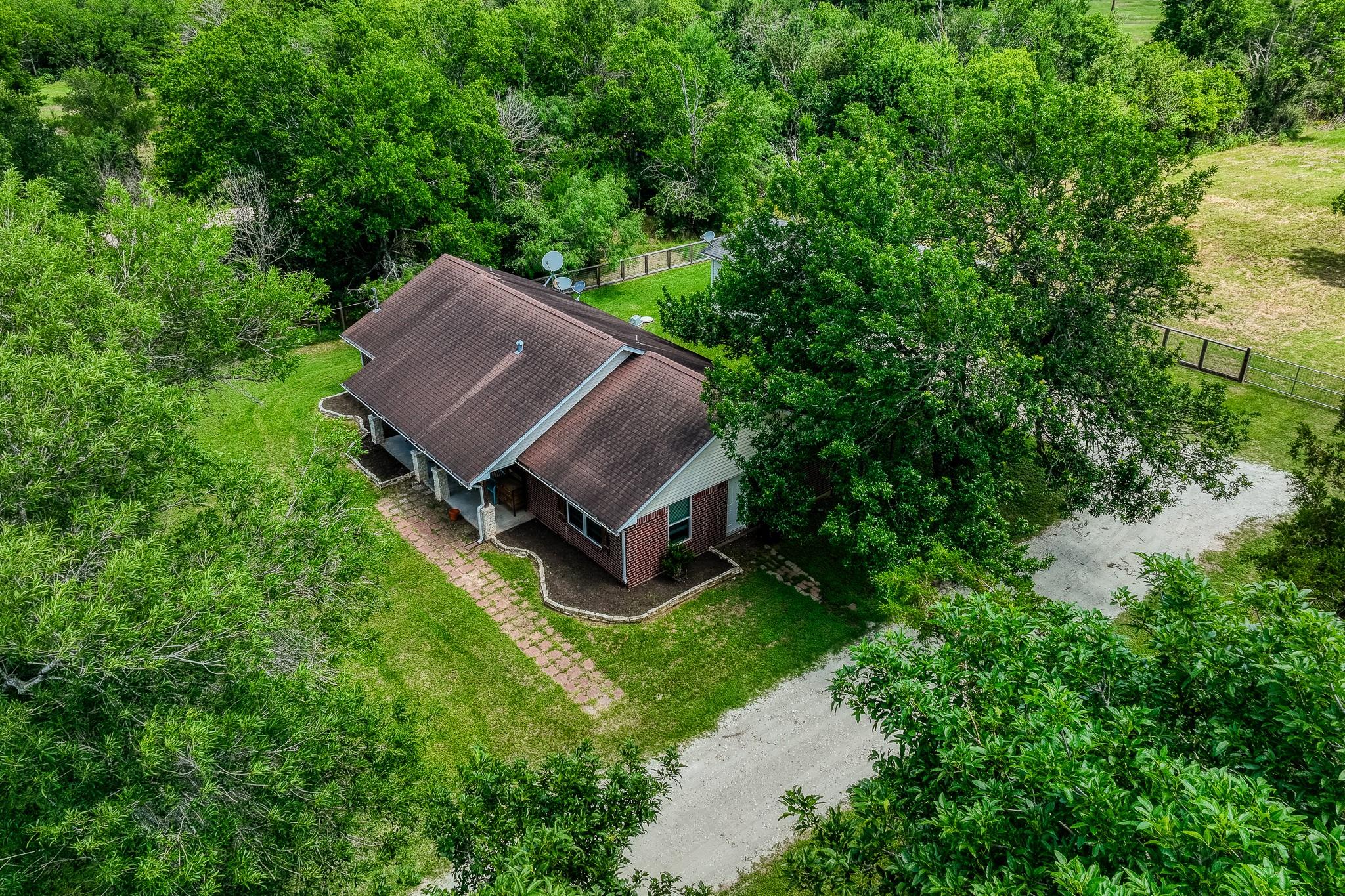 14749 S Dowling Rd, College Station, TX 77845