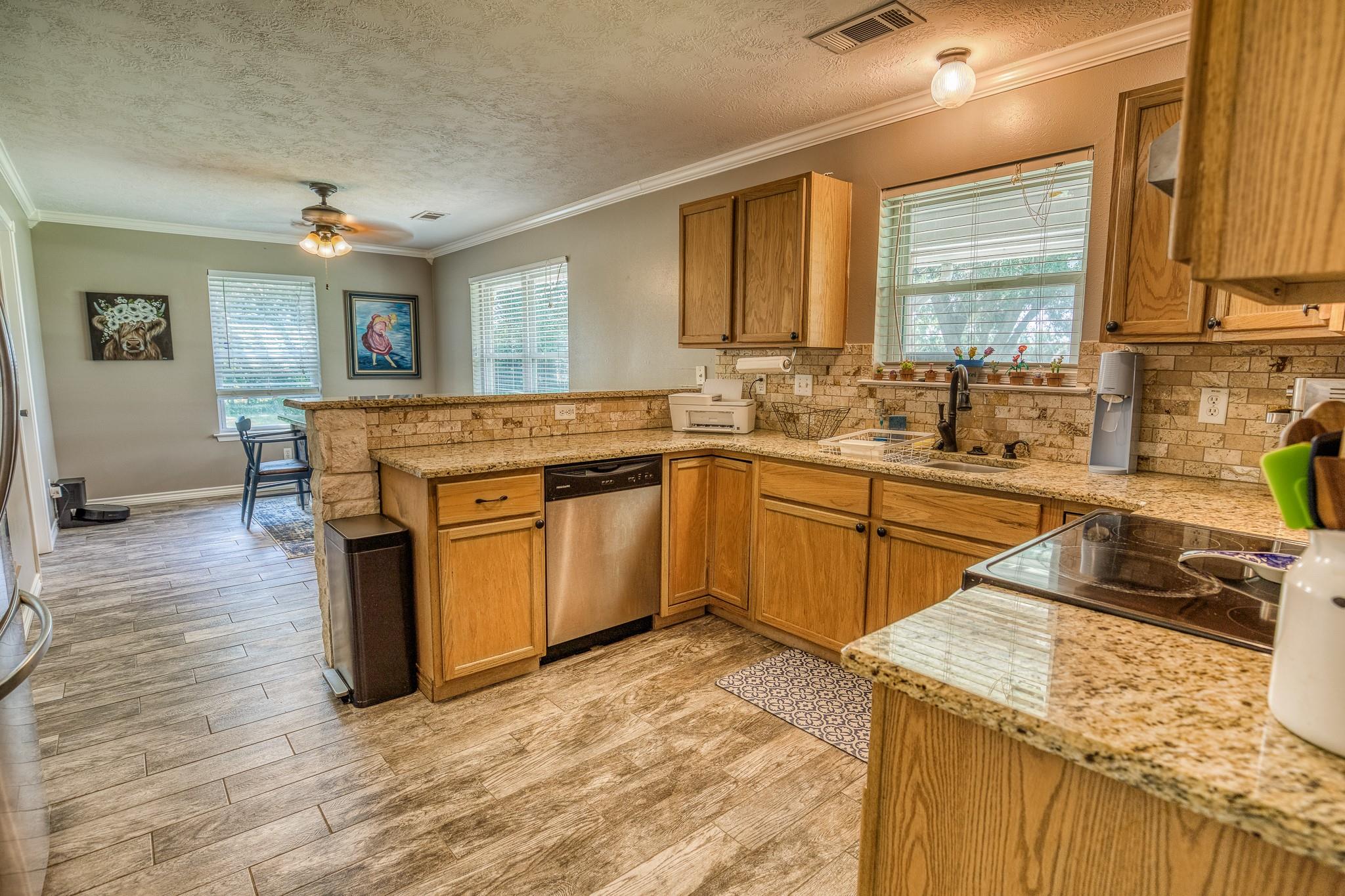 14749 S Dowling Rd, College Station, TX 77845