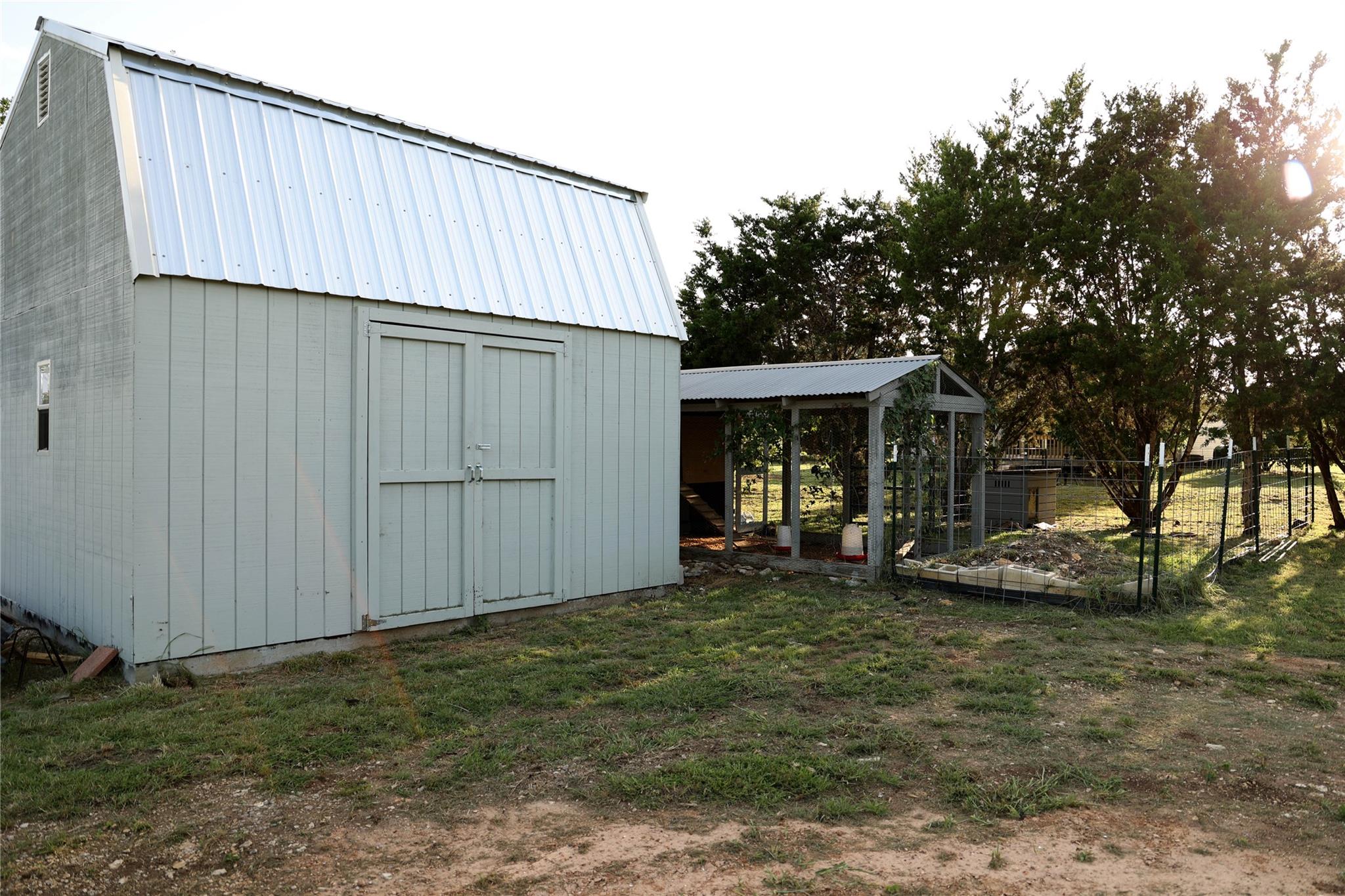 144 Round Up Dr, Liberty Hill, TX 78642