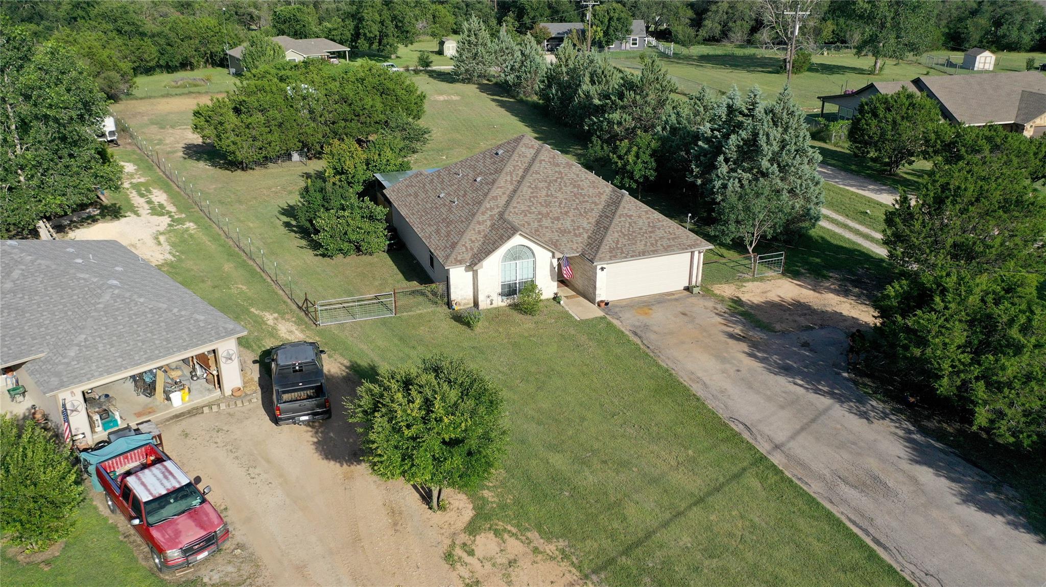 144 Round Up Dr, Liberty Hill, TX 78642