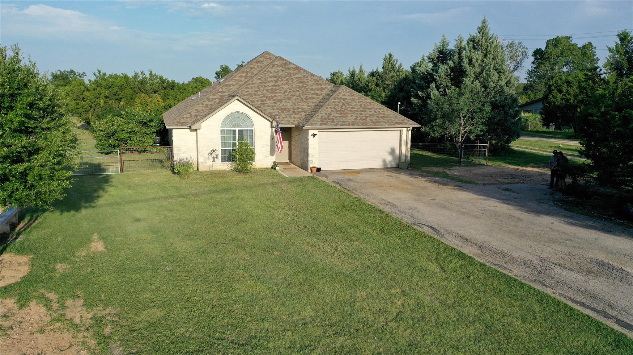 144 Round Up Dr, Liberty Hill, TX 78642