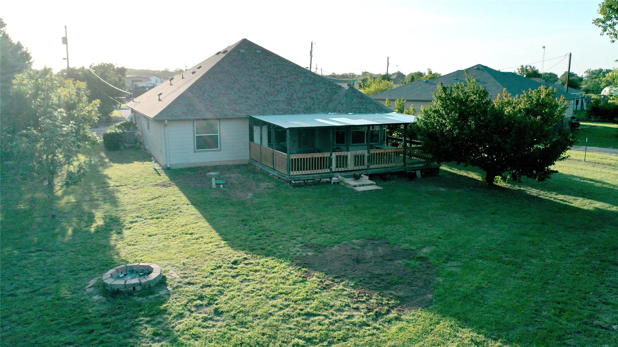 144 Round Up Dr, Liberty Hill, TX 78642