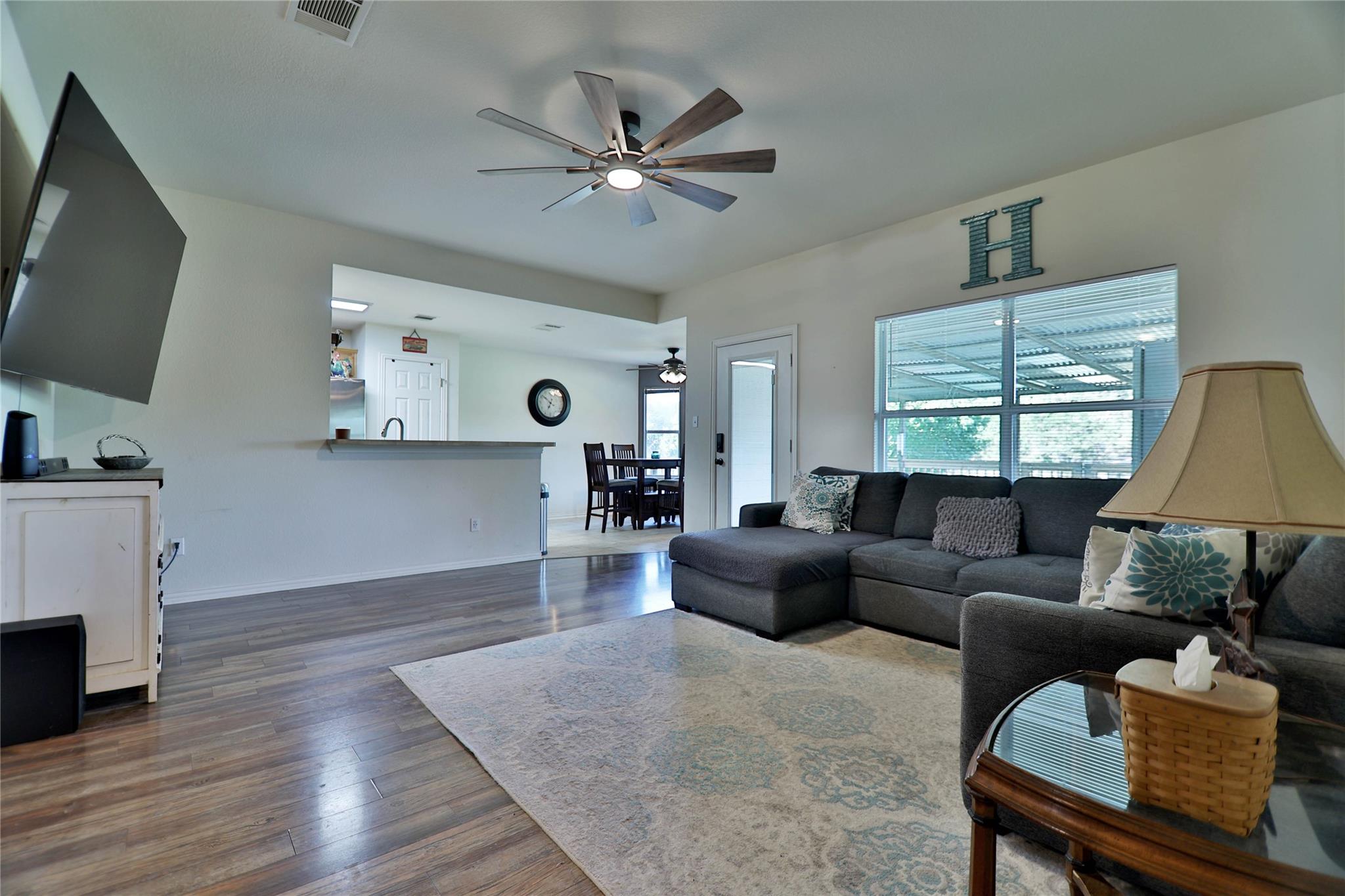 144 Round Up Dr, Liberty Hill, TX 78642