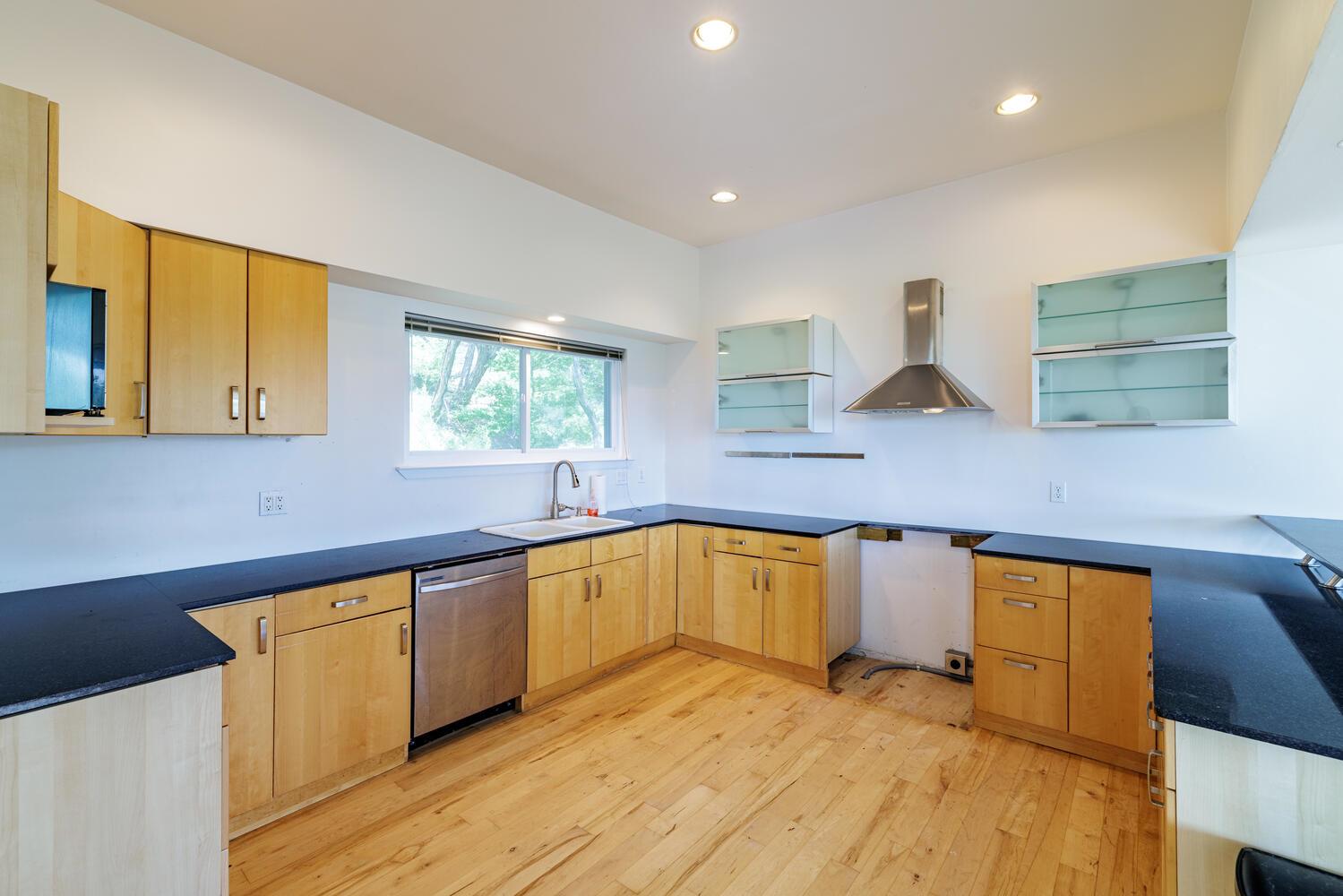 918 Terrace Mountain Dr, West Lake Hills, TX 78746