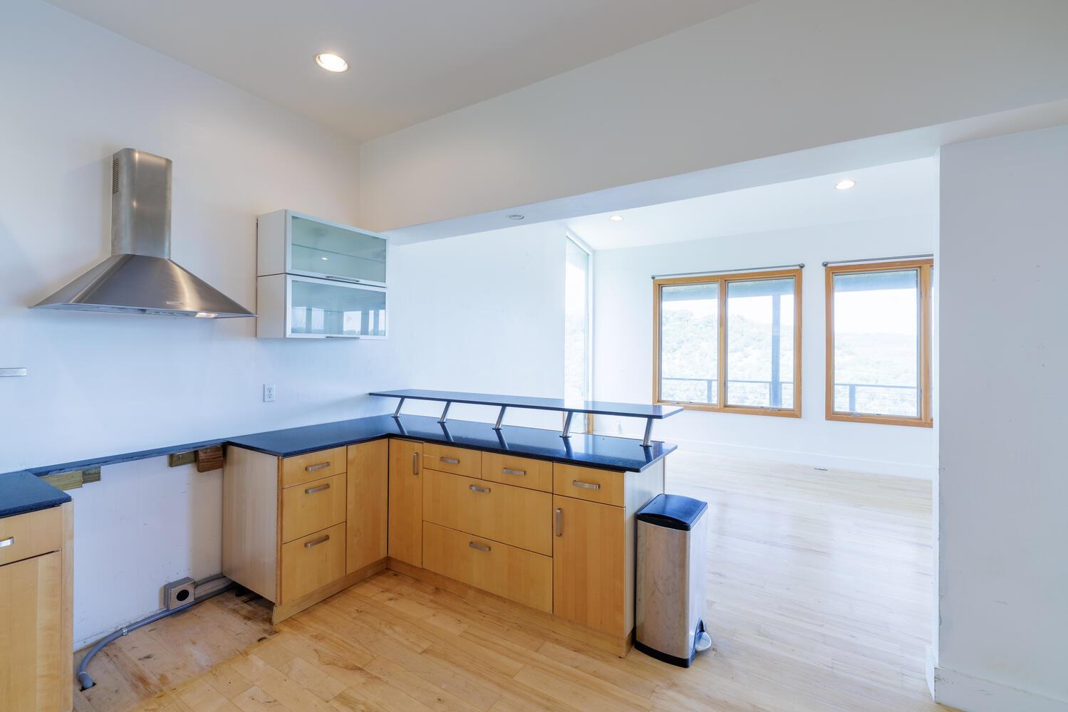 918 Terrace Mountain Dr, West Lake Hills, TX 78746