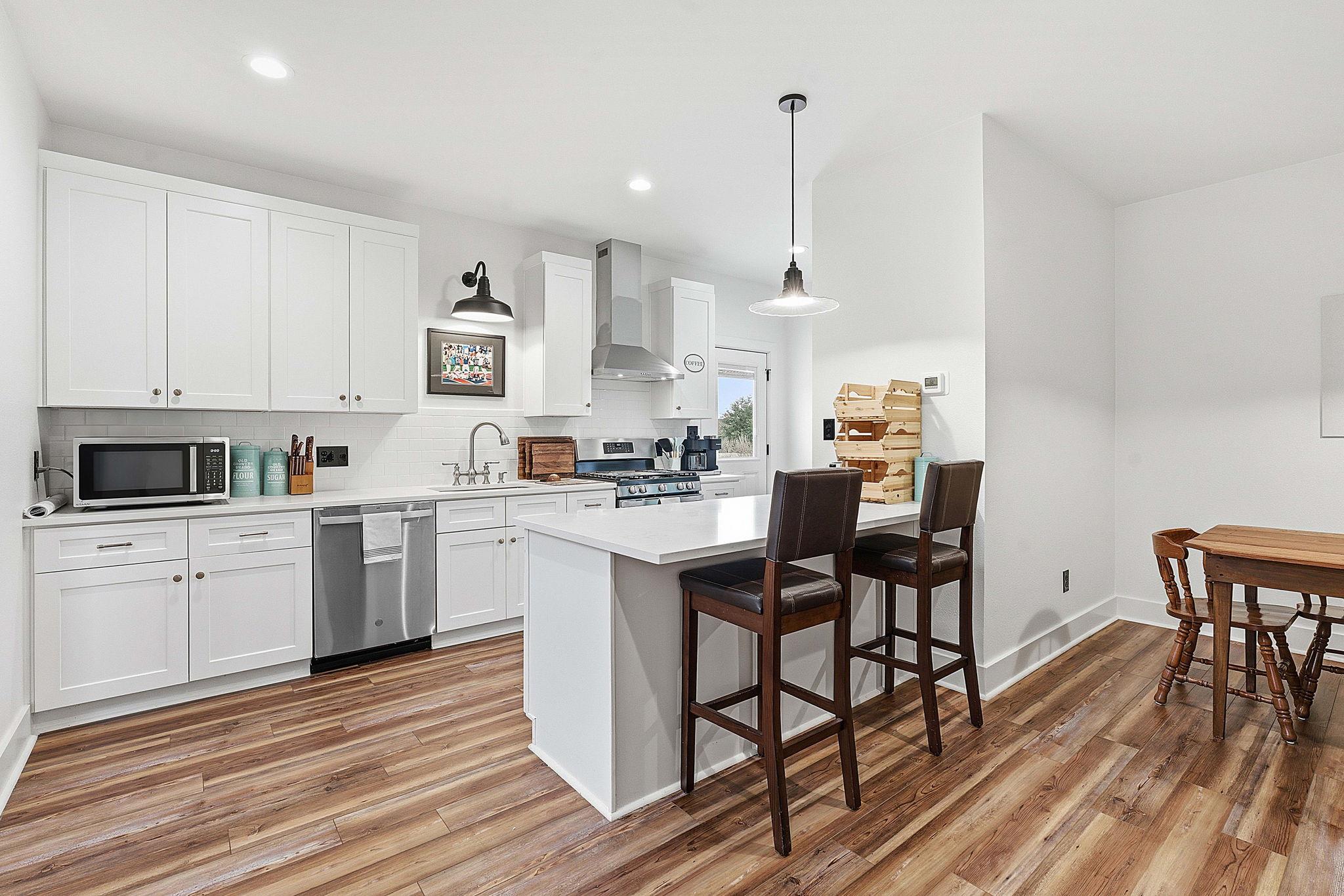 1006 Frost Ave, Driftwood, TX 78619