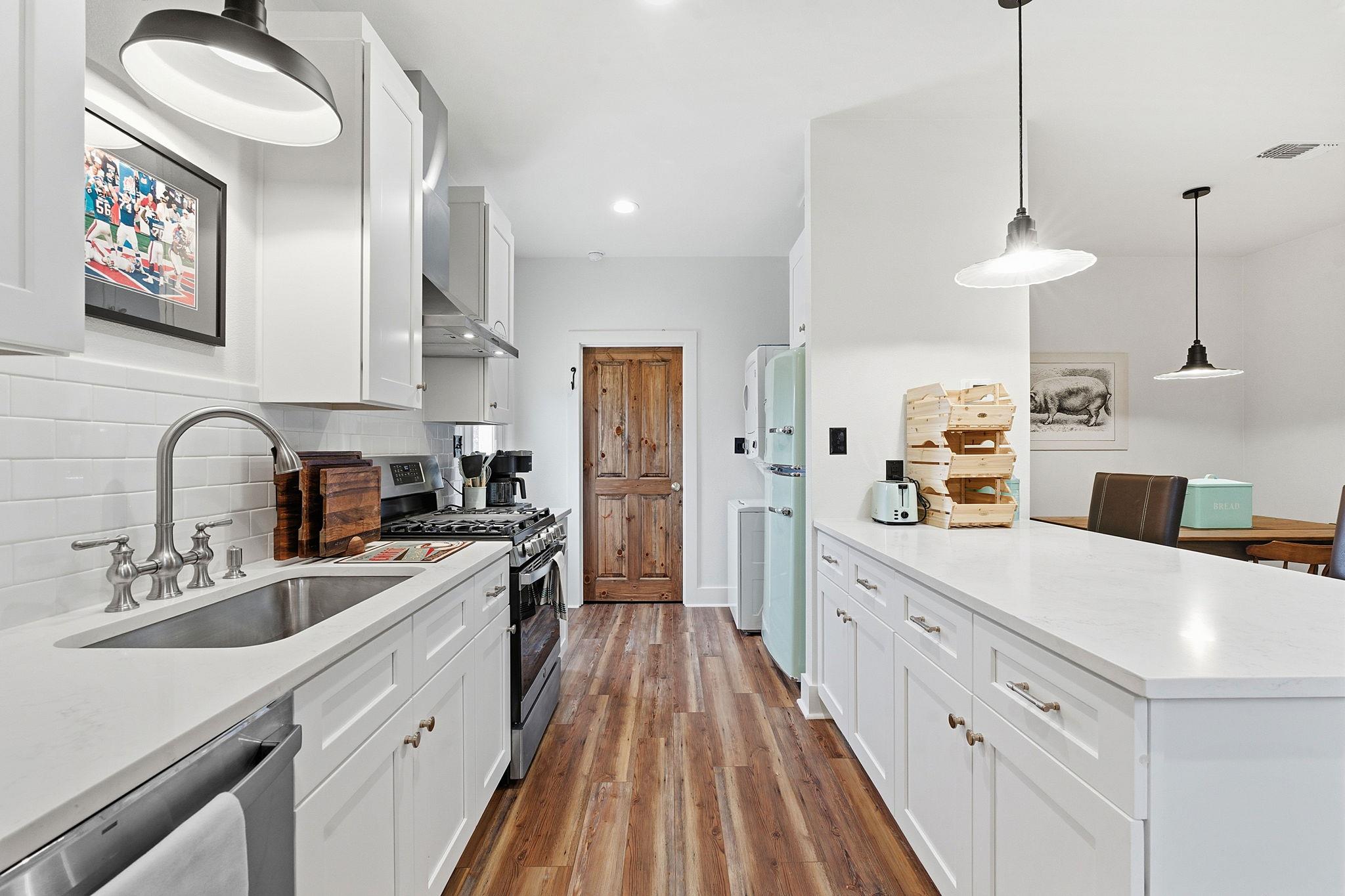 1006 Frost Ave, Driftwood, TX 78619