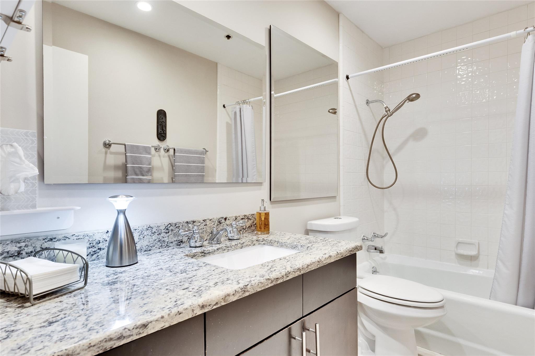 40 N Interstate 35 Highway # 5B2, Austin, TX 78701