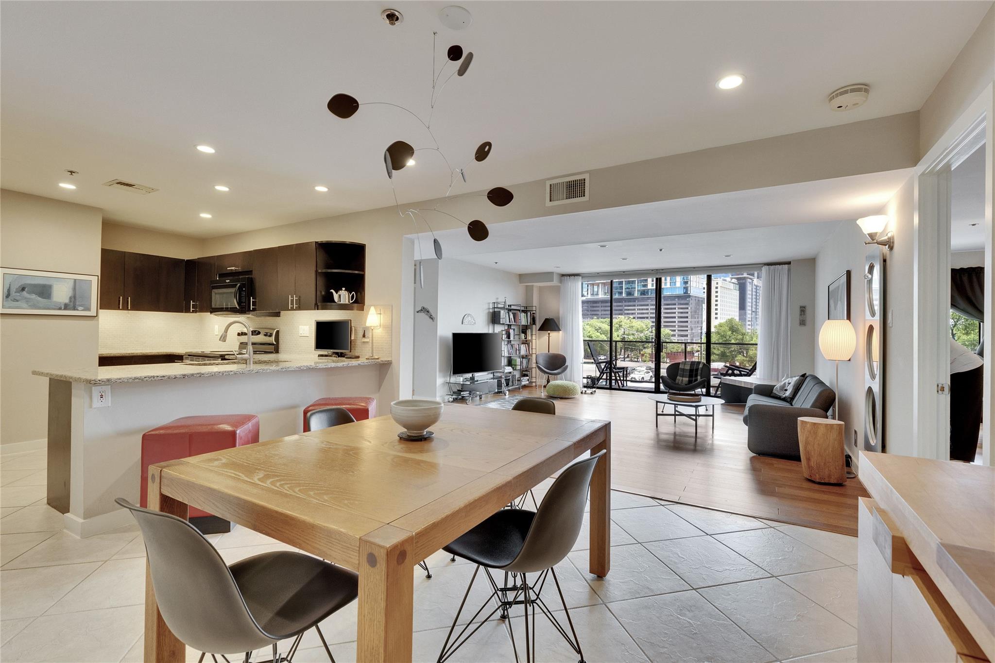 40 N Interstate 35 Highway # 5B2, Austin, TX 78701