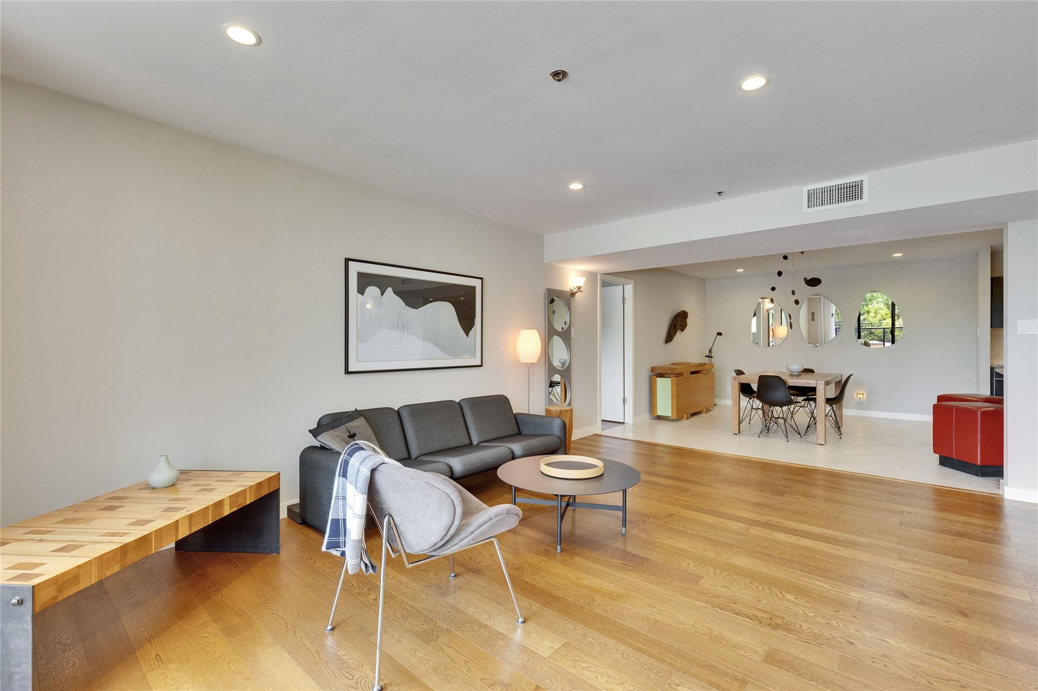 40 N Interstate 35 Highway # 5B2, Austin, TX 78701