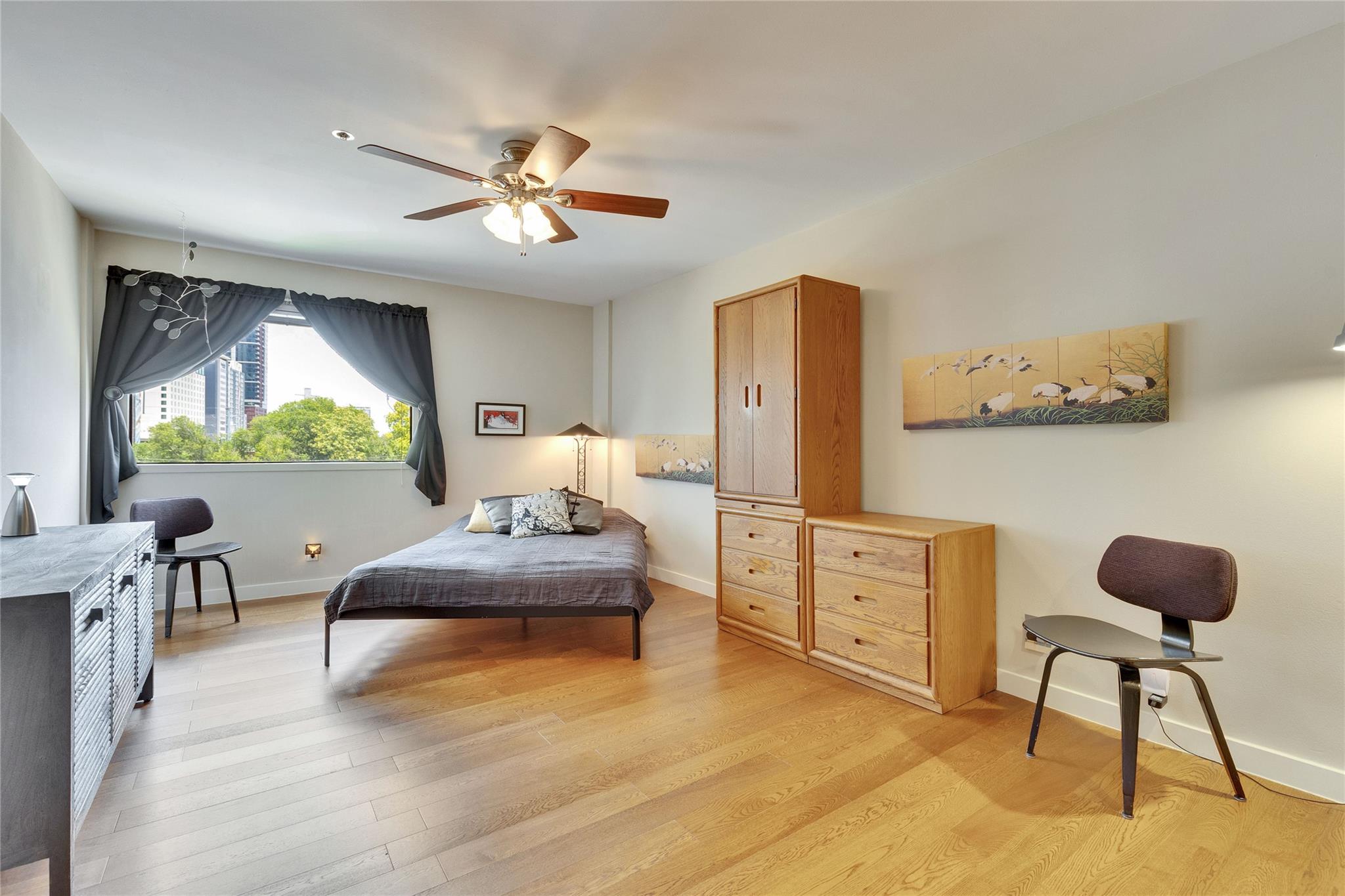 40 N Interstate 35 Highway # 5B2, Austin, TX 78701