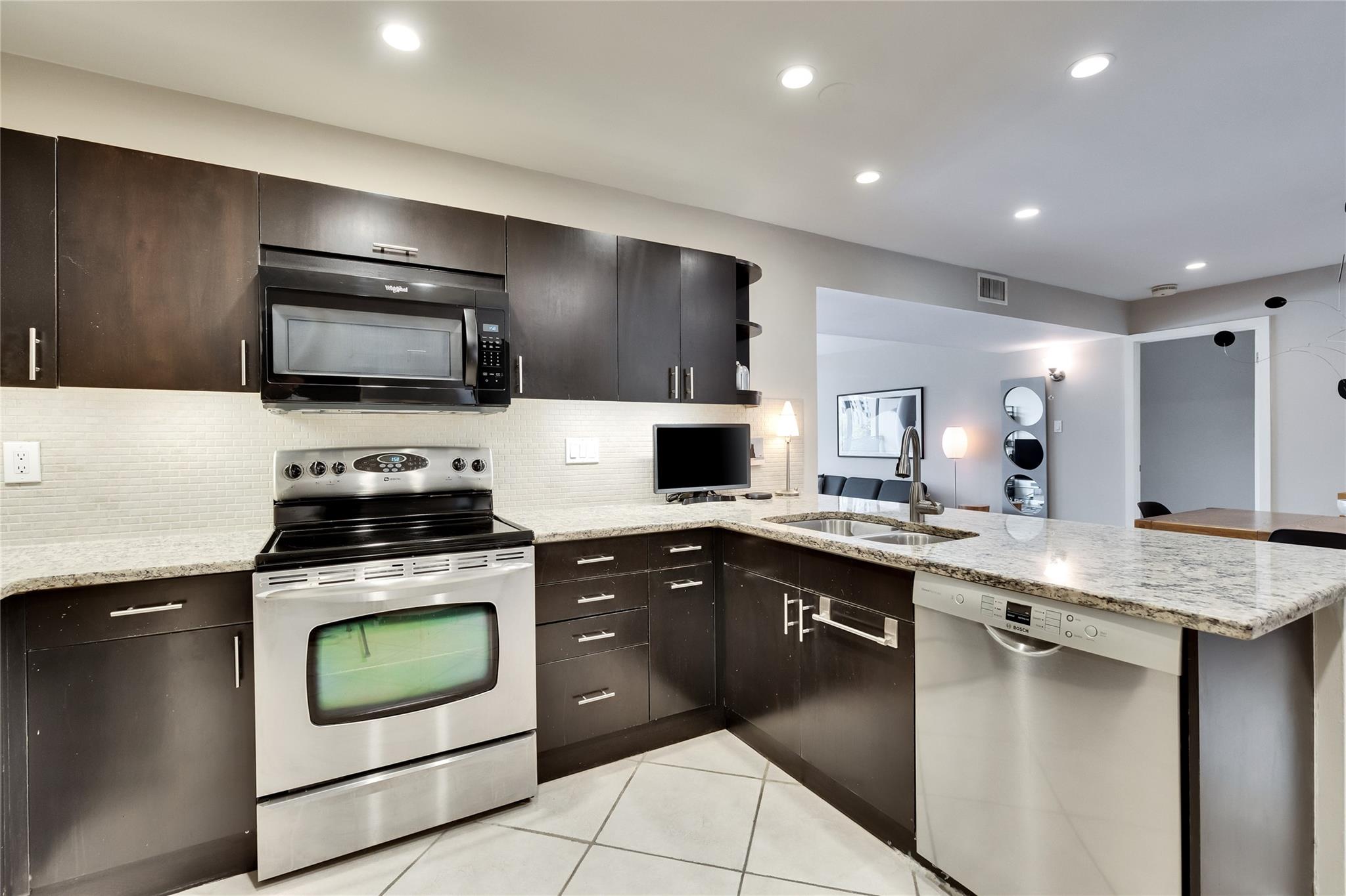 40 N Interstate 35 Highway # 5B2, Austin, TX 78701