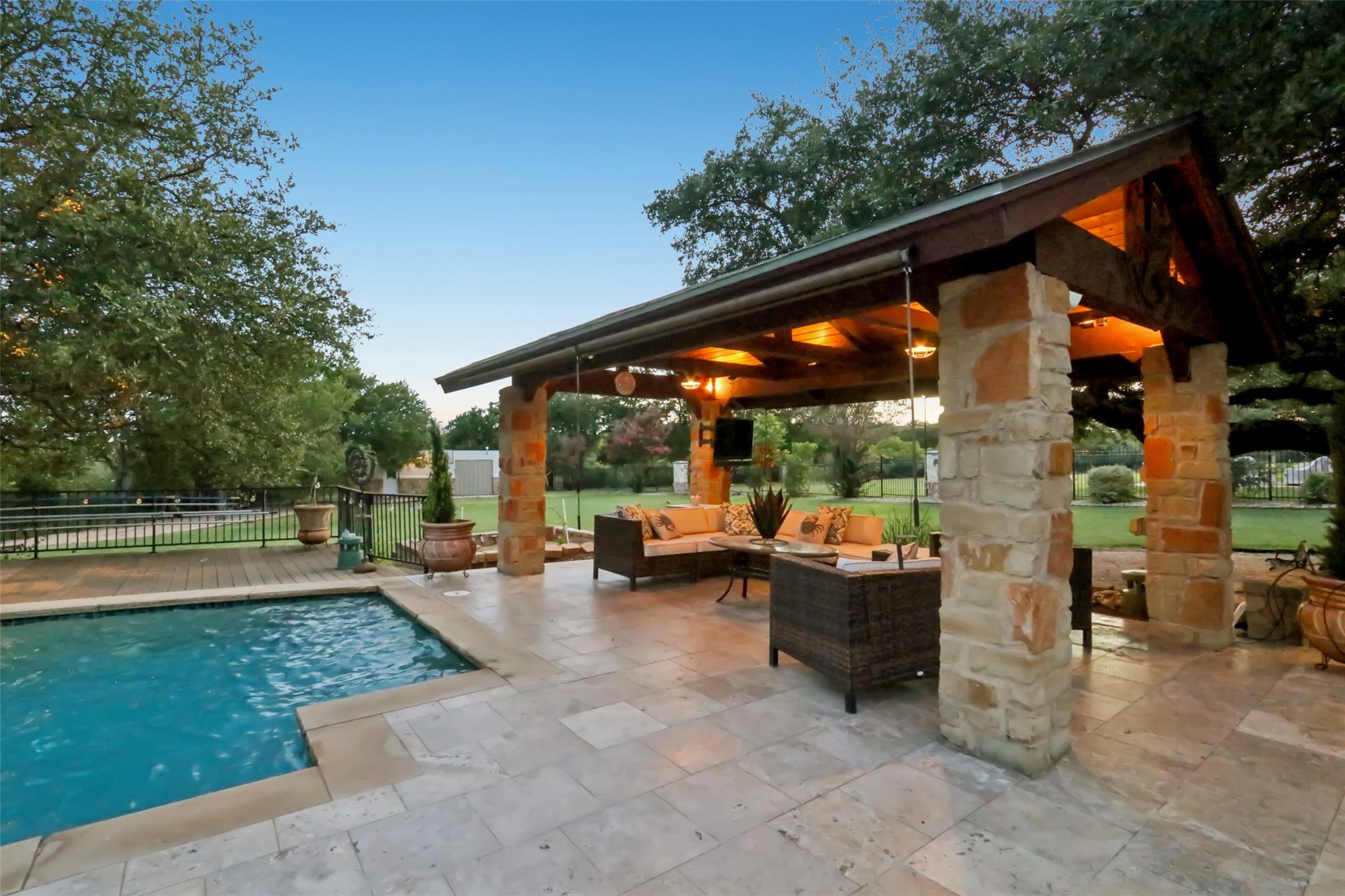 122 Silverstone Dr, Georgetown, TX 78633