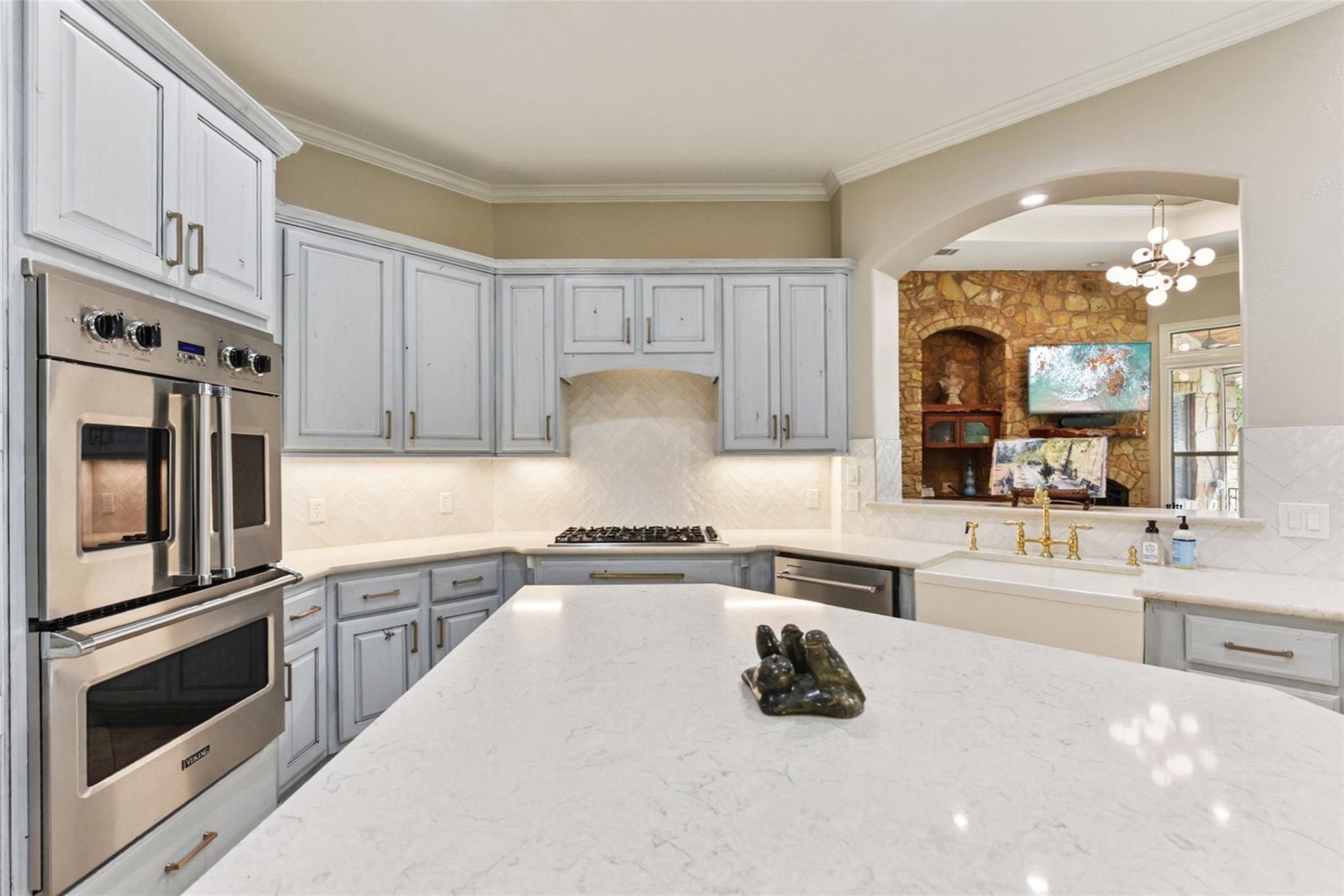 122 Silverstone Dr, Georgetown, TX 78633